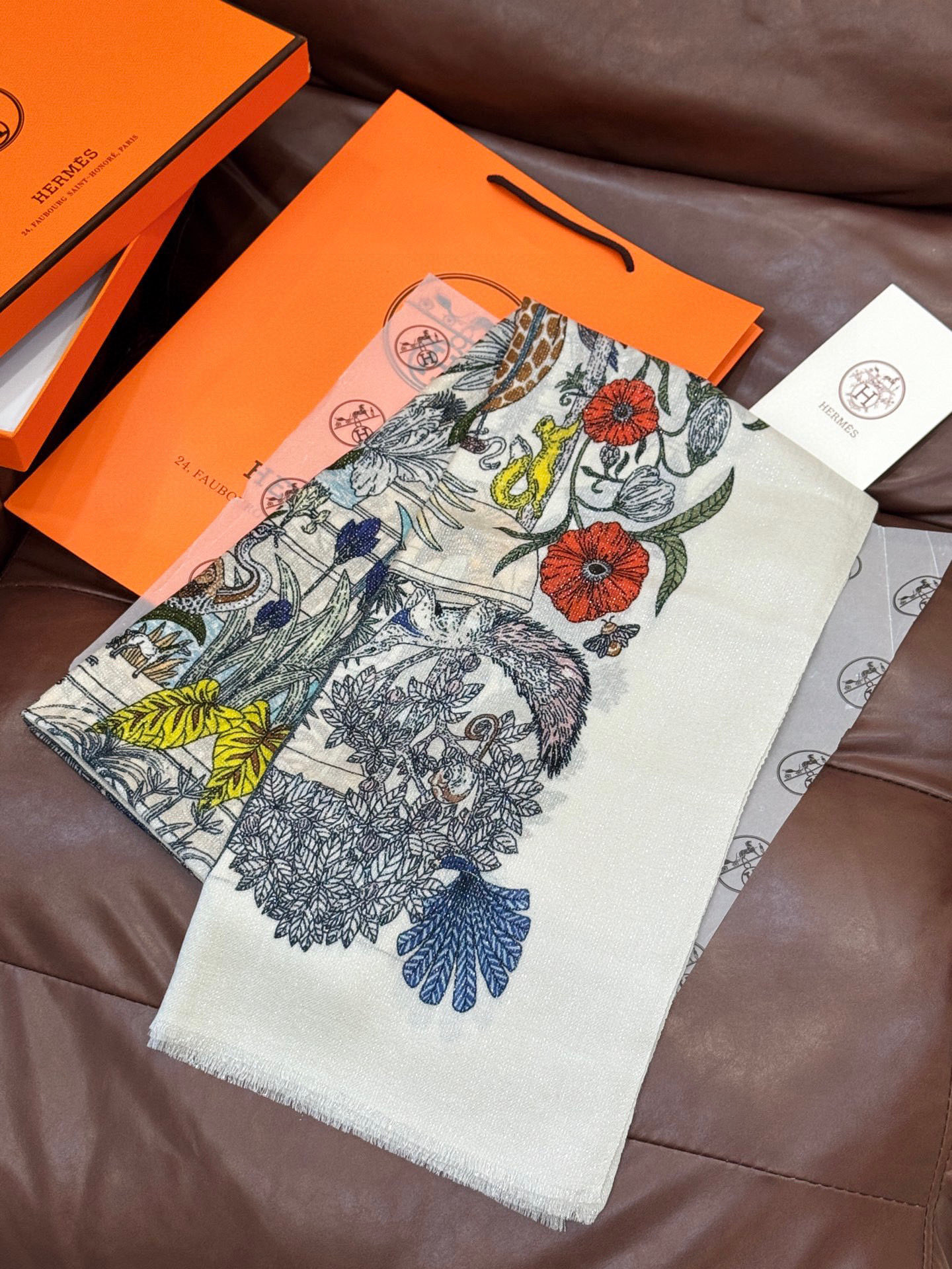 会发光发亮的围巾 羊绒新款🆕👏买了都说好看‼️推荐💕爱马仕双面同色羊绒方巾，【奇珍乐园】顶级工艺超值‼️