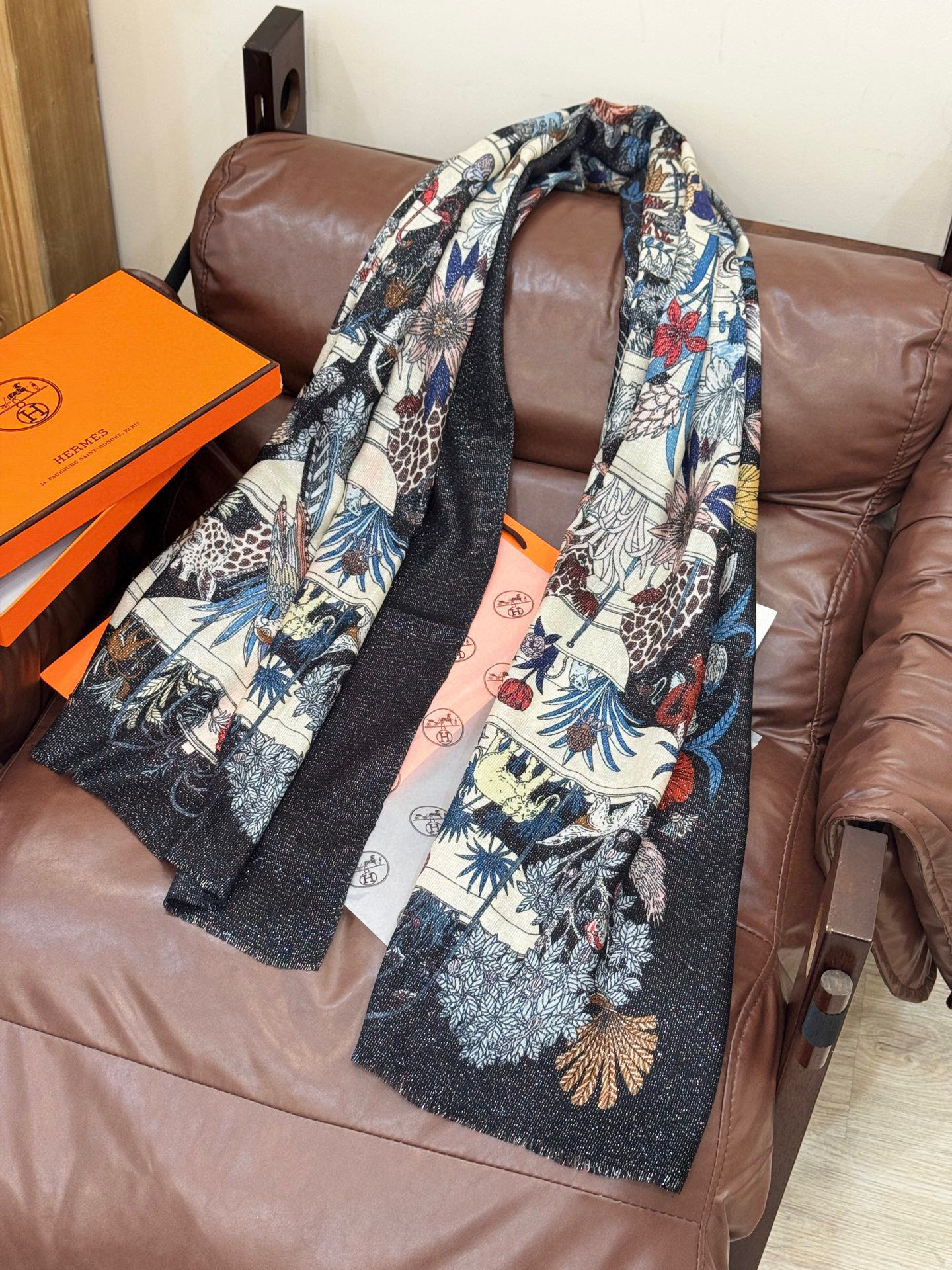 会发光发亮的围巾 羊绒新款🆕👏买了都说好看‼️推荐💕爱马仕双面同色羊绒方巾，【奇珍乐园】顶级工艺超值‼️