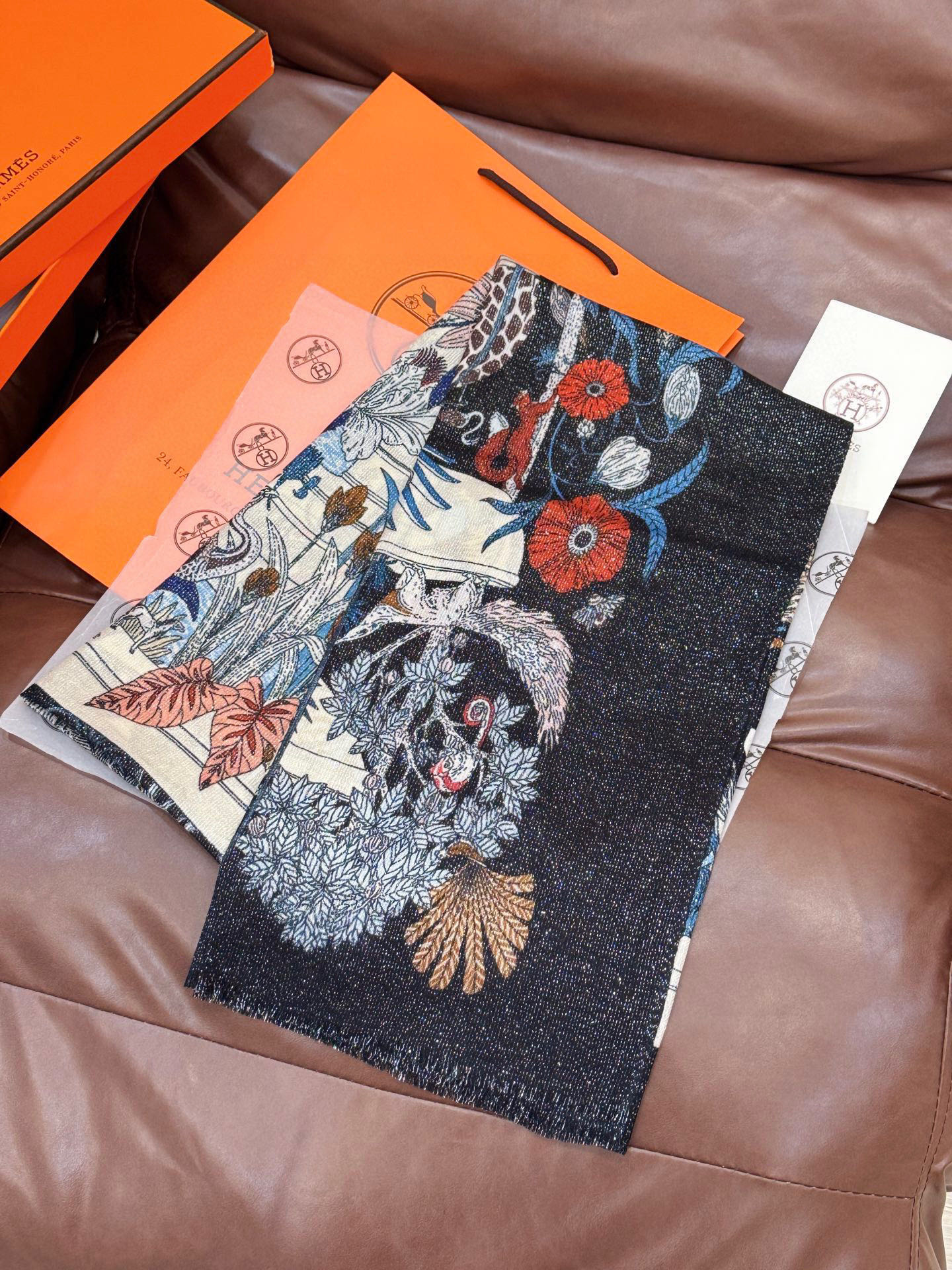 会发光发亮的围巾 羊绒新款🆕👏买了都说好看‼️推荐💕爱马仕双面同色羊绒方巾，【奇珍乐园】顶级工艺超值‼️