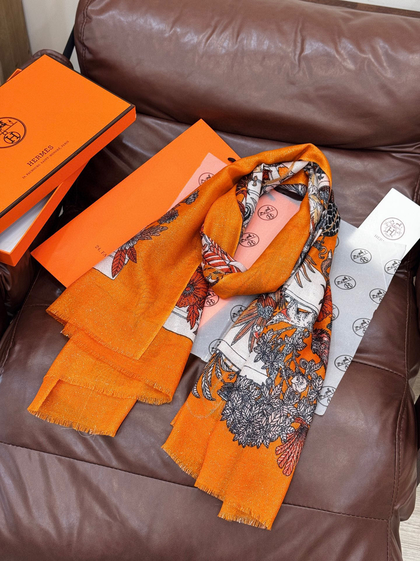 会发光发亮的围巾 羊绒新款🆕👏买了都说好看‼️推荐💕爱马仕双面同色羊绒方巾，【奇珍乐园】顶级工艺超值‼️