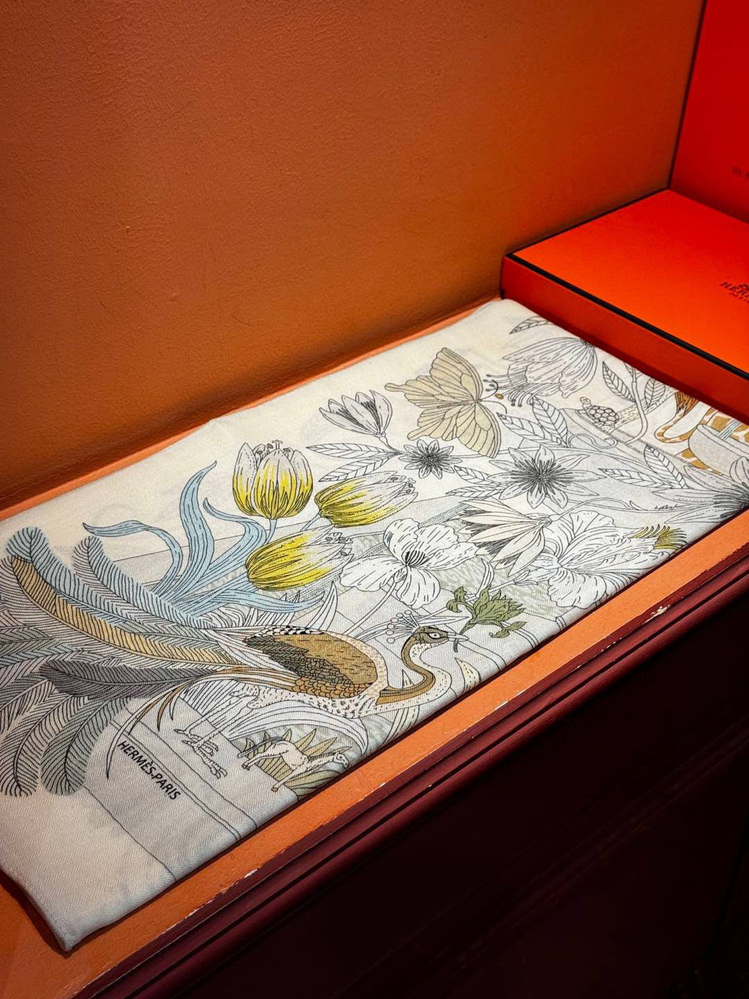 羊绒新款🆕👏买了都说好看‼️推荐💕爱马仕双面同色羊绒方巾，【奇珍乐园双面同色140】顶级工艺超值‼️爱马