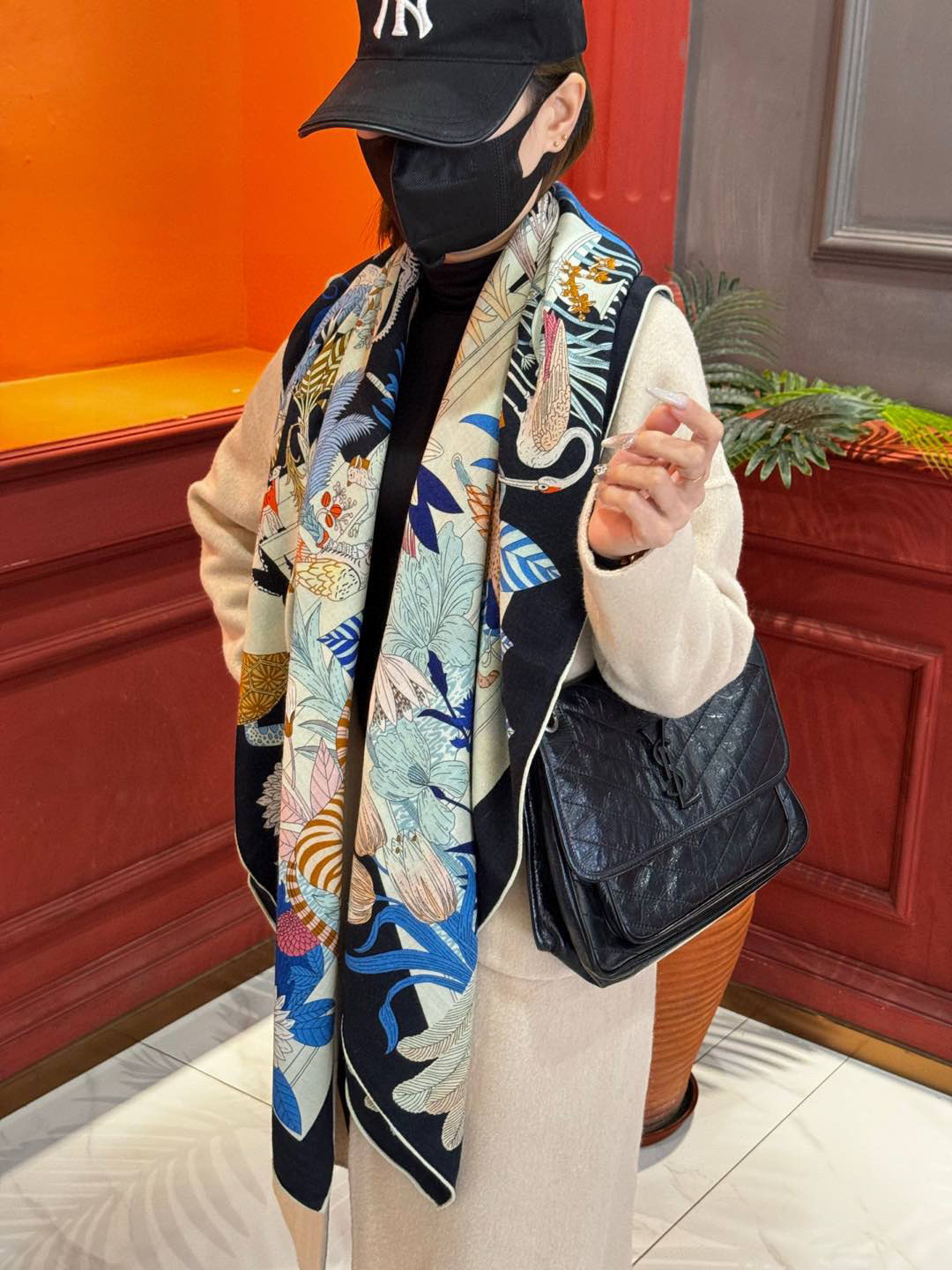 羊绒新款🆕👏买了都说好看‼️推荐💕爱马仕双面同色羊绒方巾，【奇珍乐园双面同色140】顶级工艺超值‼️爱马