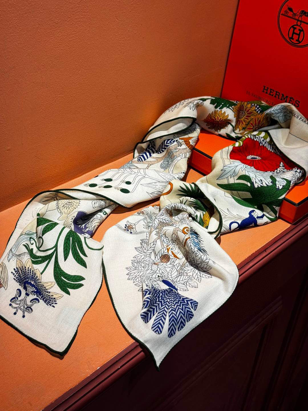 羊绒新款🆕👏买了都说好看‼️推荐💕爱马仕双面同色羊绒方巾，【奇珍乐园双面同色140】顶级工艺超值‼️爱马