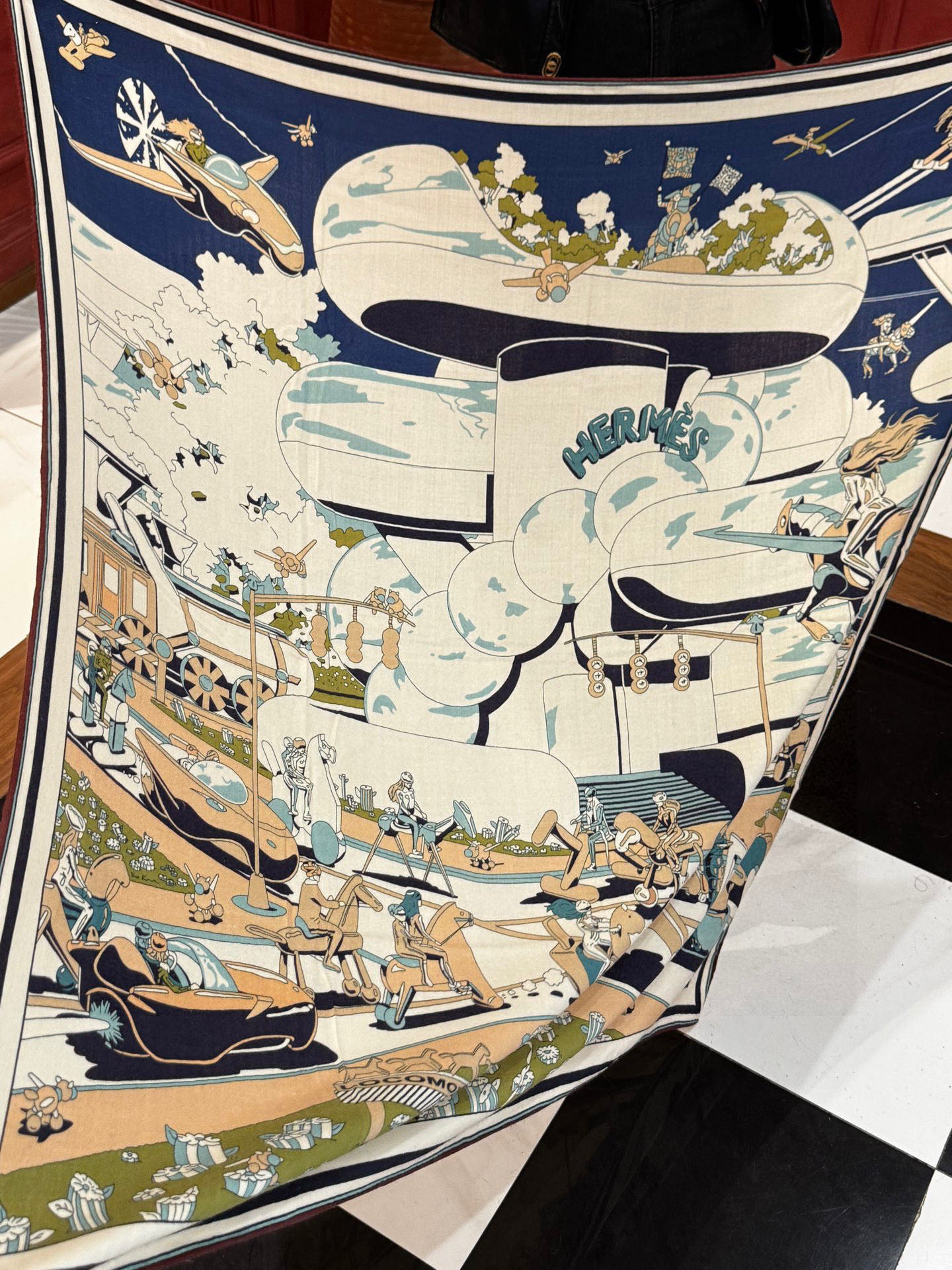 H，目前最热门的 “超现实爱马仕枢纽” 风靡全宇宙，听名字就充斥着未来空间♥️艺术品一样的存在，会绝版的