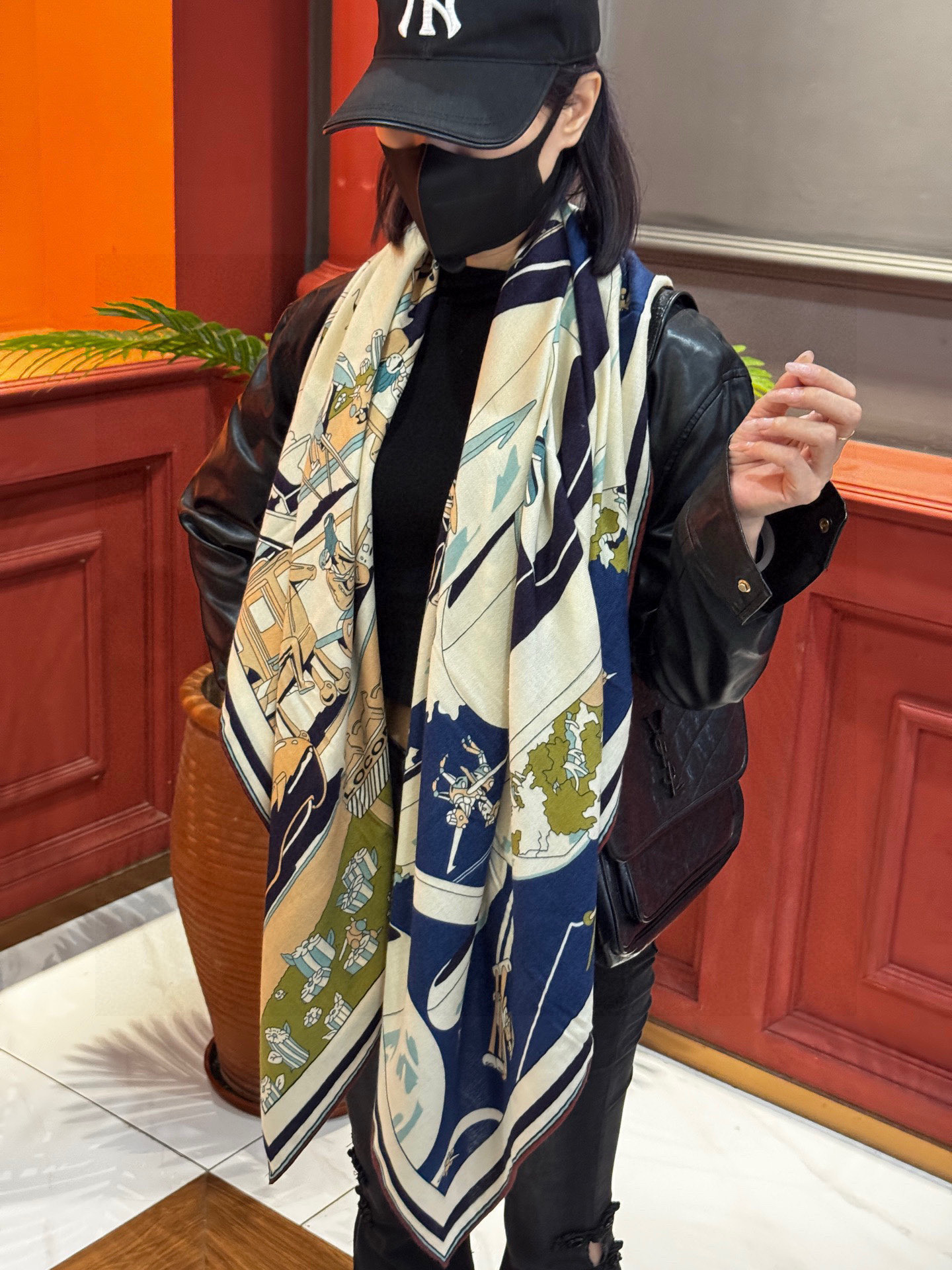 H，目前最热门的 “超现实爱马仕枢纽” 风靡全宇宙，听名字就充斥着未来空间♥️艺术品一样的存在，会绝版的