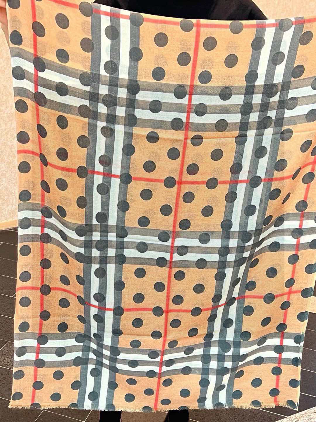 巴宝莉 官网最最新款 💟 度假及日常都非常好搭配的款😍订单私流 一看到就想去度假‼️平时穿搭也非常好搭配