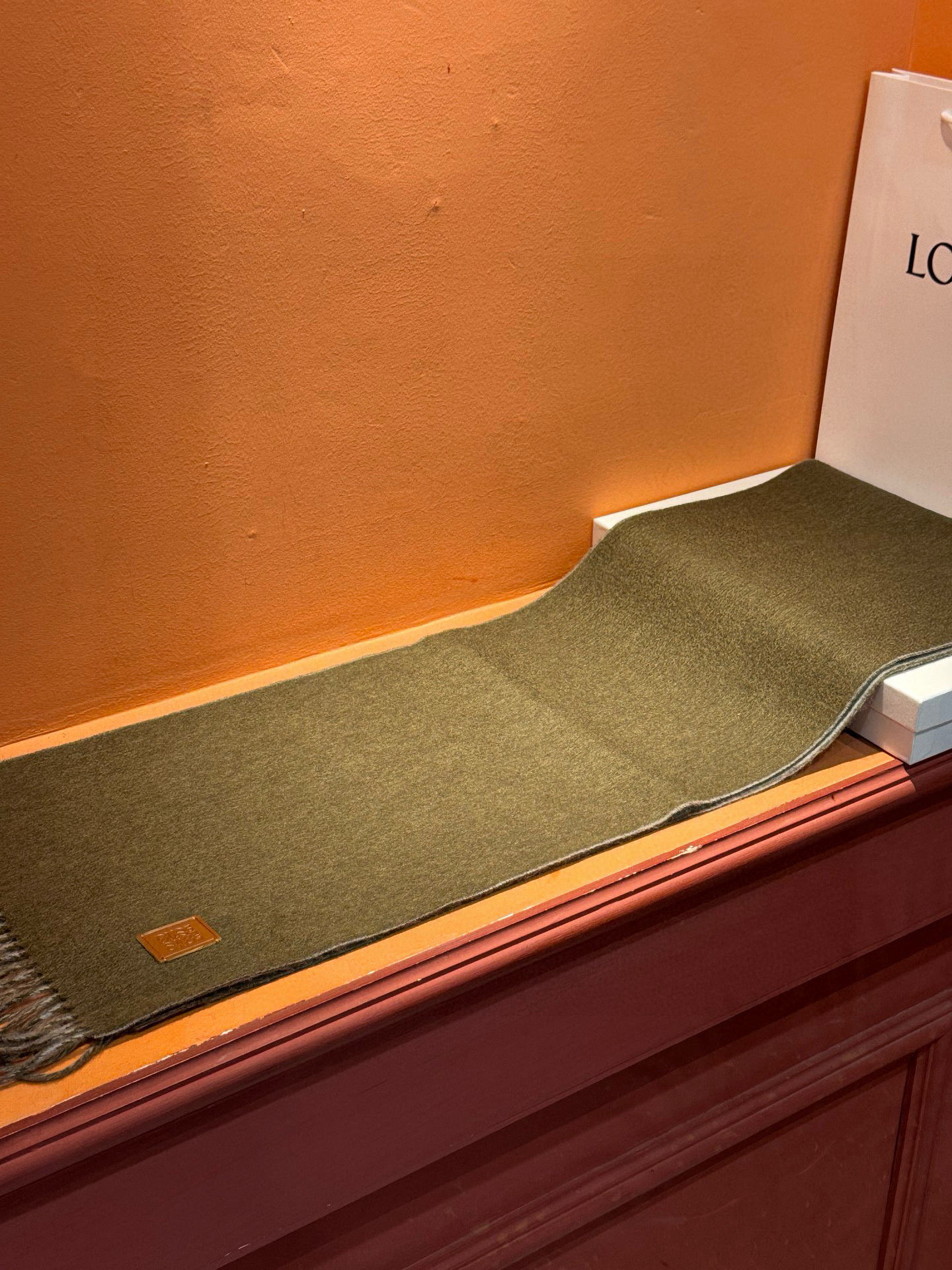 ✨✨太美了😍罗意威 情侣款 美到要尖叫😱专柜最新款🎊英伦欧美范儿 又是一款即时尚又实用的大围巾&长巾，🎆