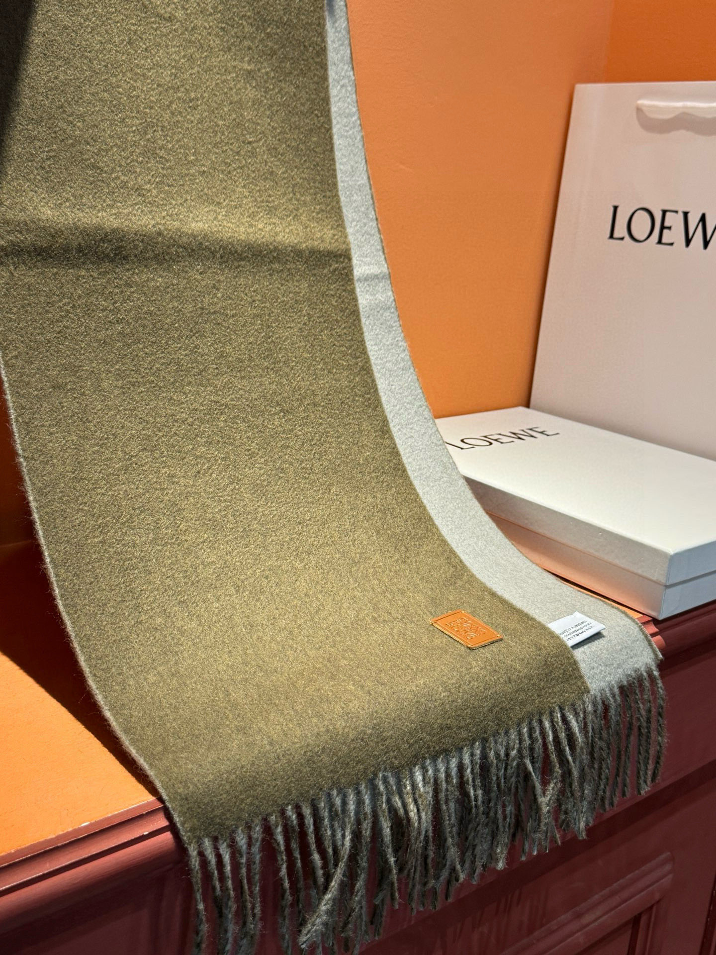 ✨✨太美了😍罗意威 情侣款 美到要尖叫😱专柜最新款🎊英伦欧美范儿 又是一款即时尚又实用的大围巾&长巾，🎆