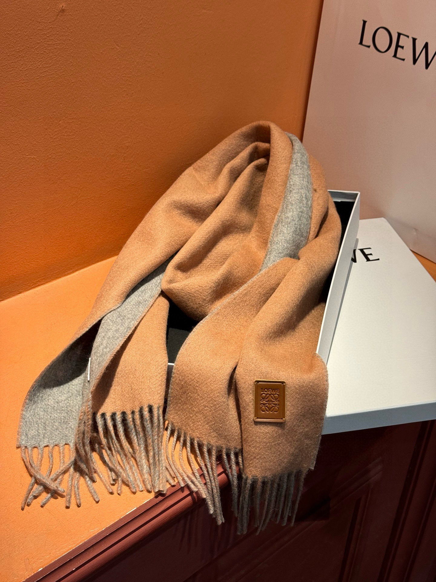 ✨✨太美了😍罗意威 情侣款 美到要尖叫😱专柜最新款🎊英伦欧美范儿 又是一款即时尚又实用的大围巾&长巾，🎆