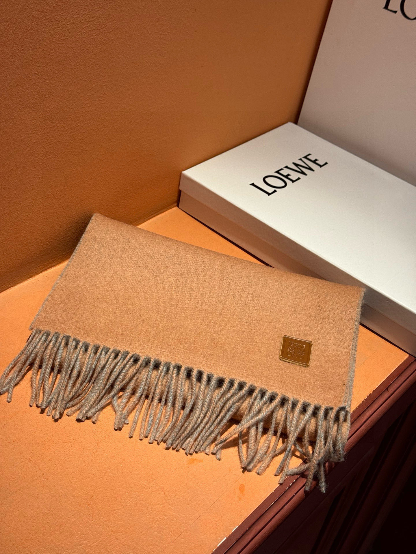 ✨✨太美了😍罗意威 情侣款 美到要尖叫😱专柜最新款🎊英伦欧美范儿 又是一款即时尚又实用的大围巾&长巾，🎆