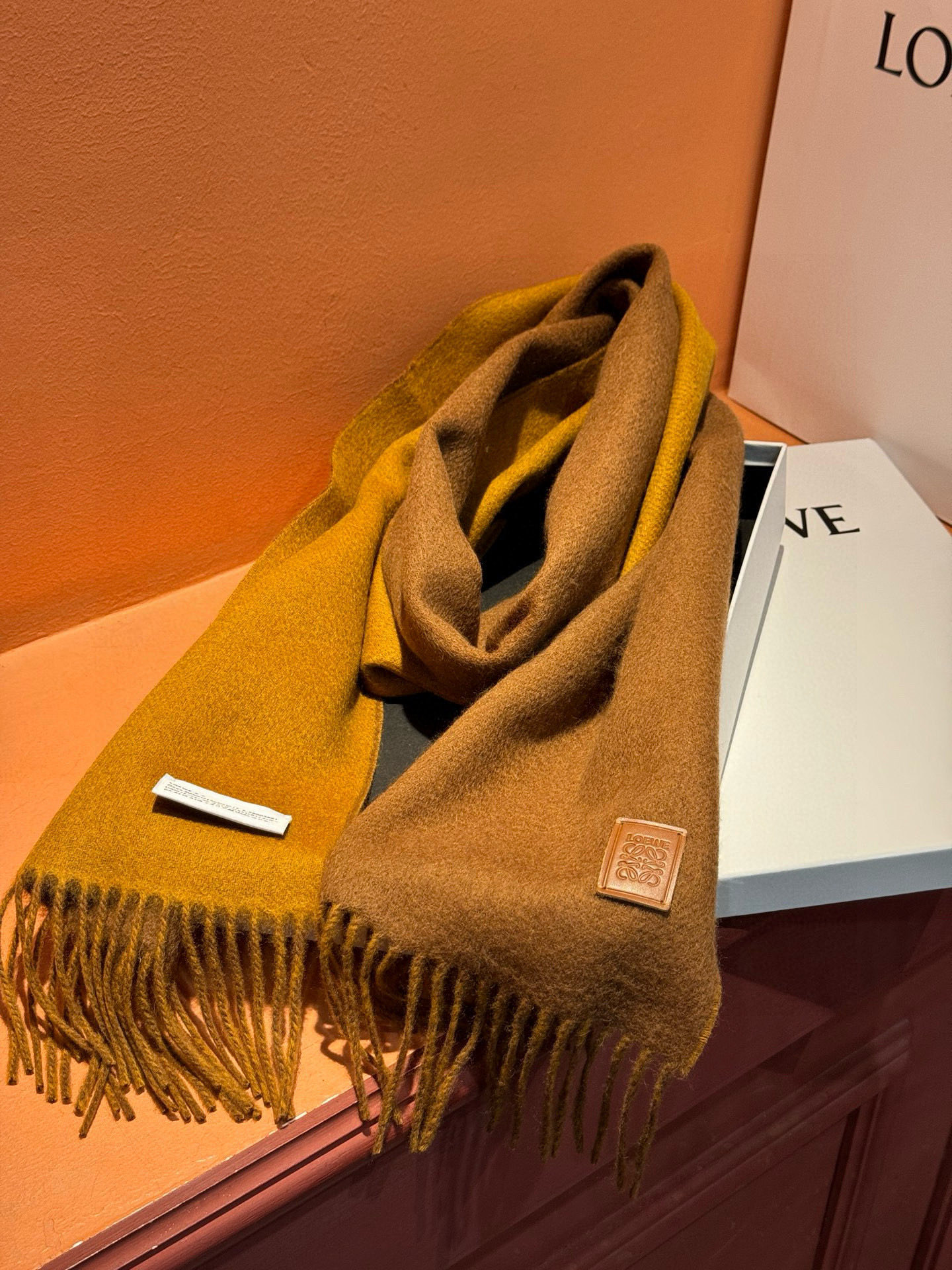 ✨✨太美了😍罗意威 情侣款 美到要尖叫😱专柜最新款🎊英伦欧美范儿 又是一款即时尚又实用的大围巾&长巾，🎆