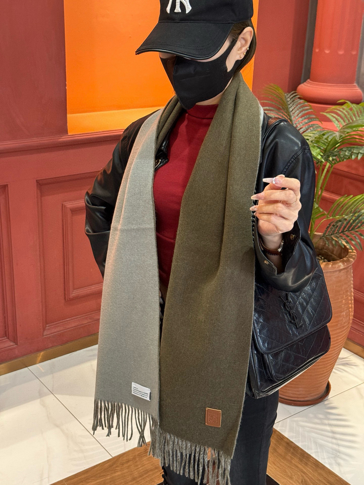 ✨✨太美了😍罗意威 情侣款 美到要尖叫😱专柜最新款🎊英伦欧美范儿 又是一款即时尚又实用的大围巾&长巾，🎆