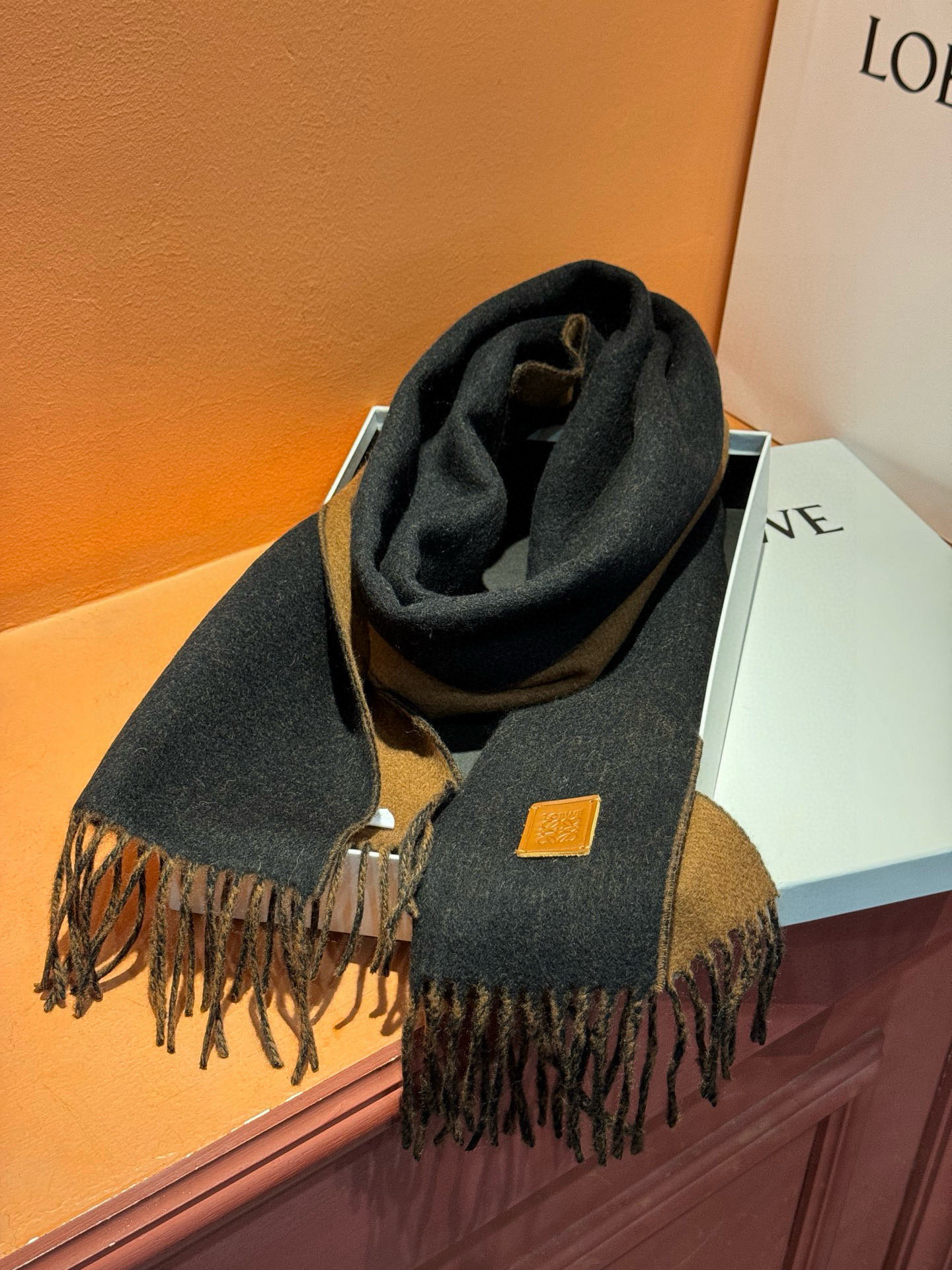 ✨✨太美了😍罗意威 情侣款 美到要尖叫😱专柜最新款🎊英伦欧美范儿 又是一款即时尚又实用的大围巾&长巾，🎆