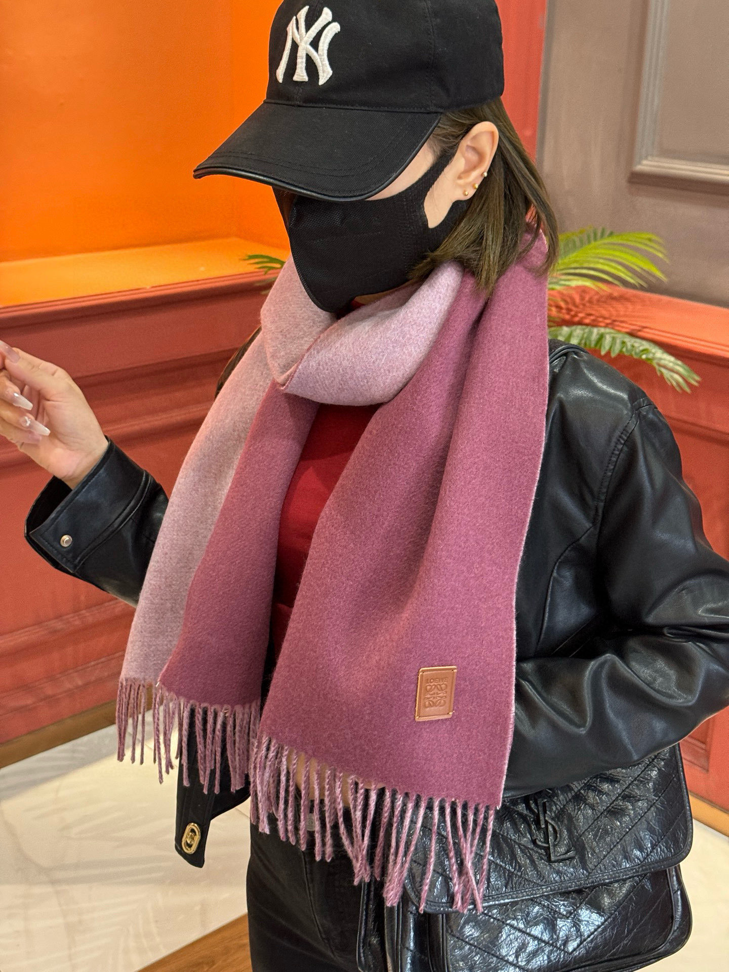 ✨✨太美了😍罗意威 情侣款 美到要尖叫😱专柜最新款🎊英伦欧美范儿 又是一款即时尚又实用的大围巾&长巾，🎆