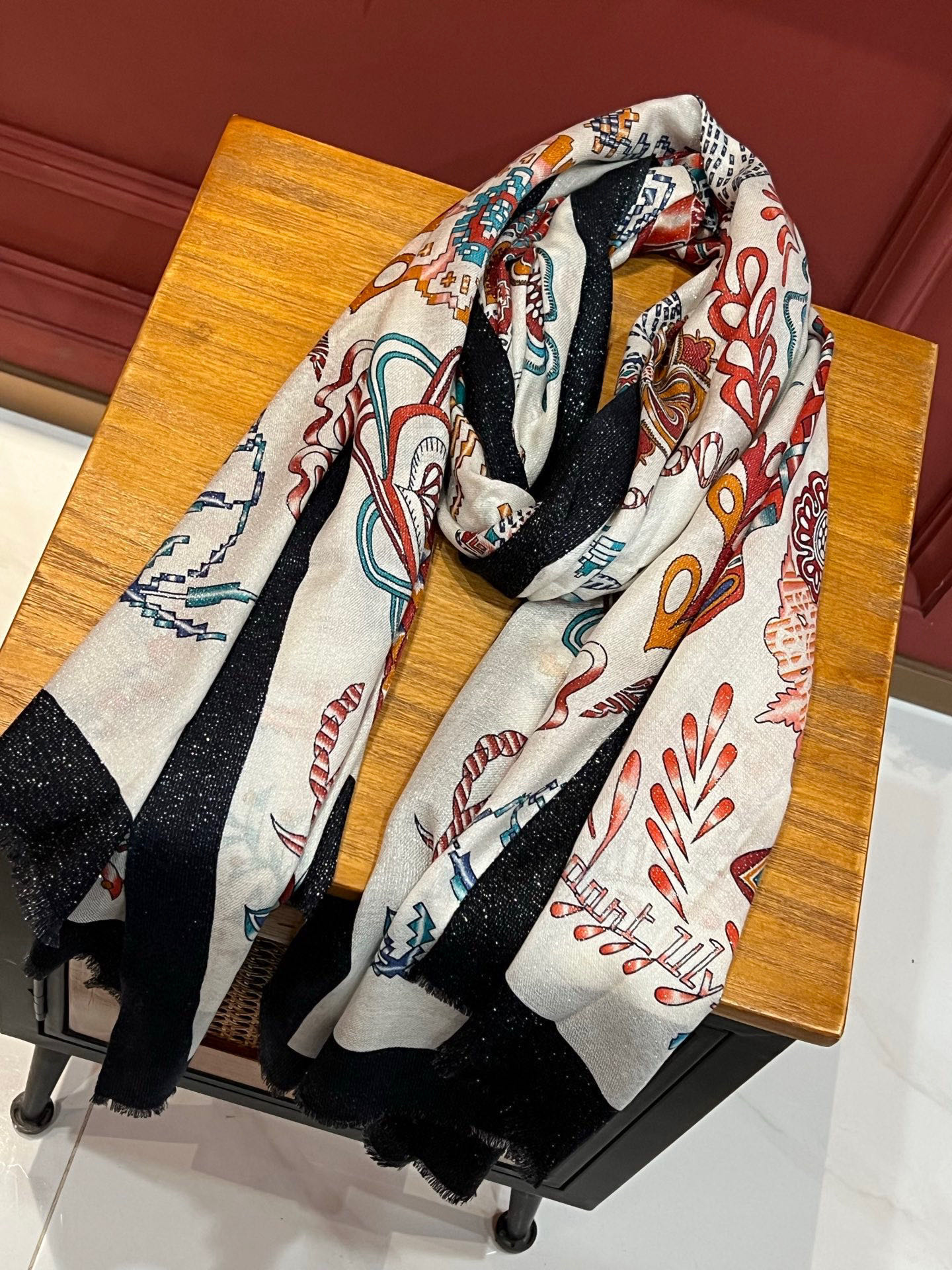 会发光发亮的围巾 爱马仕 专柜同步 买了都说好看羊绒印花‼️推荐💕顶级工艺超值‼️爱马仕专柜爆款🎁🎁羊绒