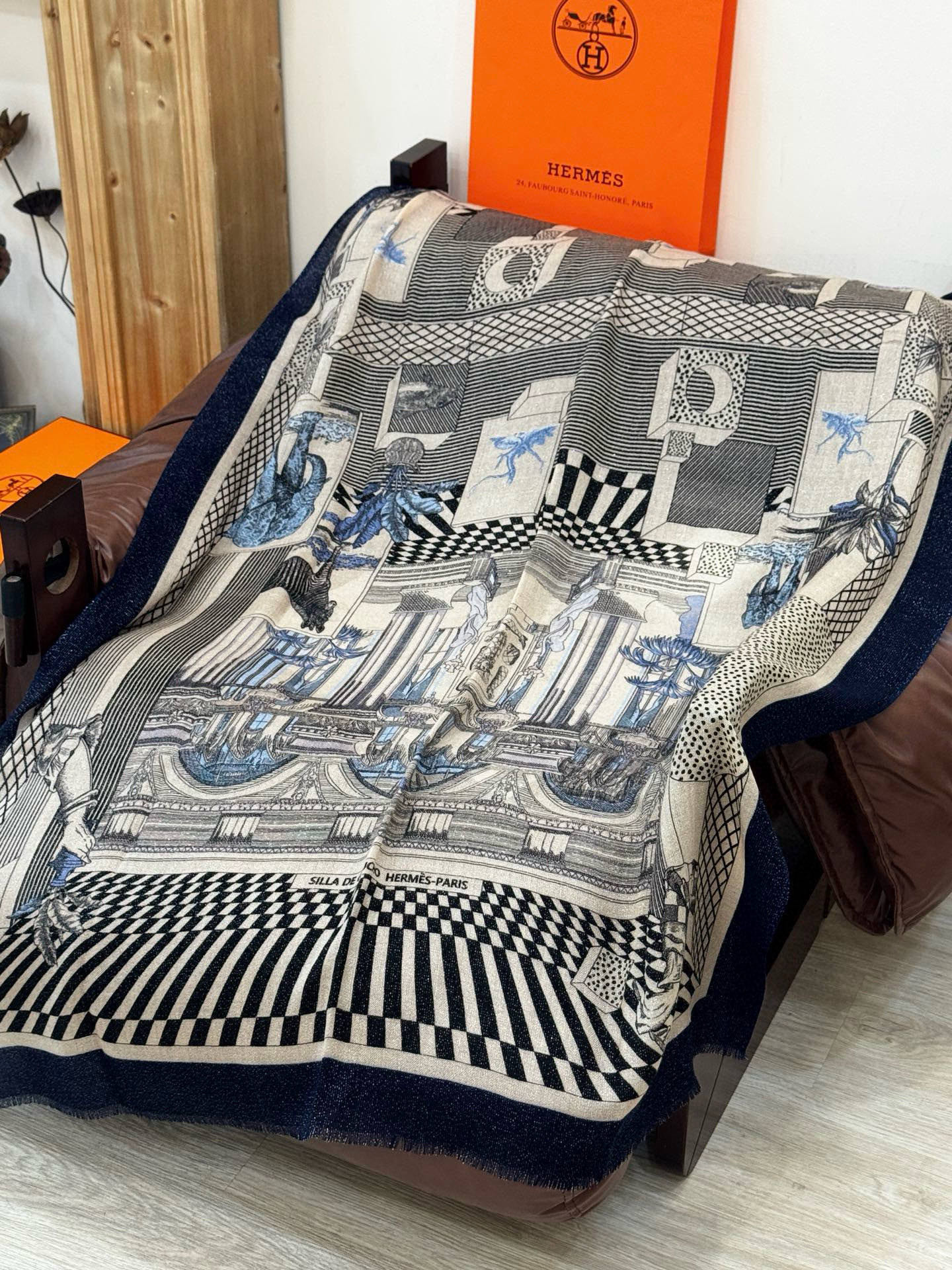 会发光发亮的围巾 爱马仕 专柜同步 买了都说好看羊绒印花‼️推荐💕顶级工艺超值‼️爱马仕专柜爆款🎁🎁羊绒