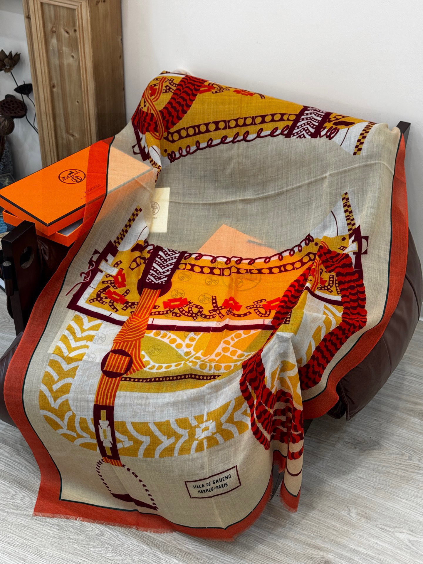 专柜同步 Hermes家买了都说好看【马鞍羊绒长巾】‼️推荐💕顶级工艺超值‼️爱马仕专柜爆款🎁🎁羊绒长巾