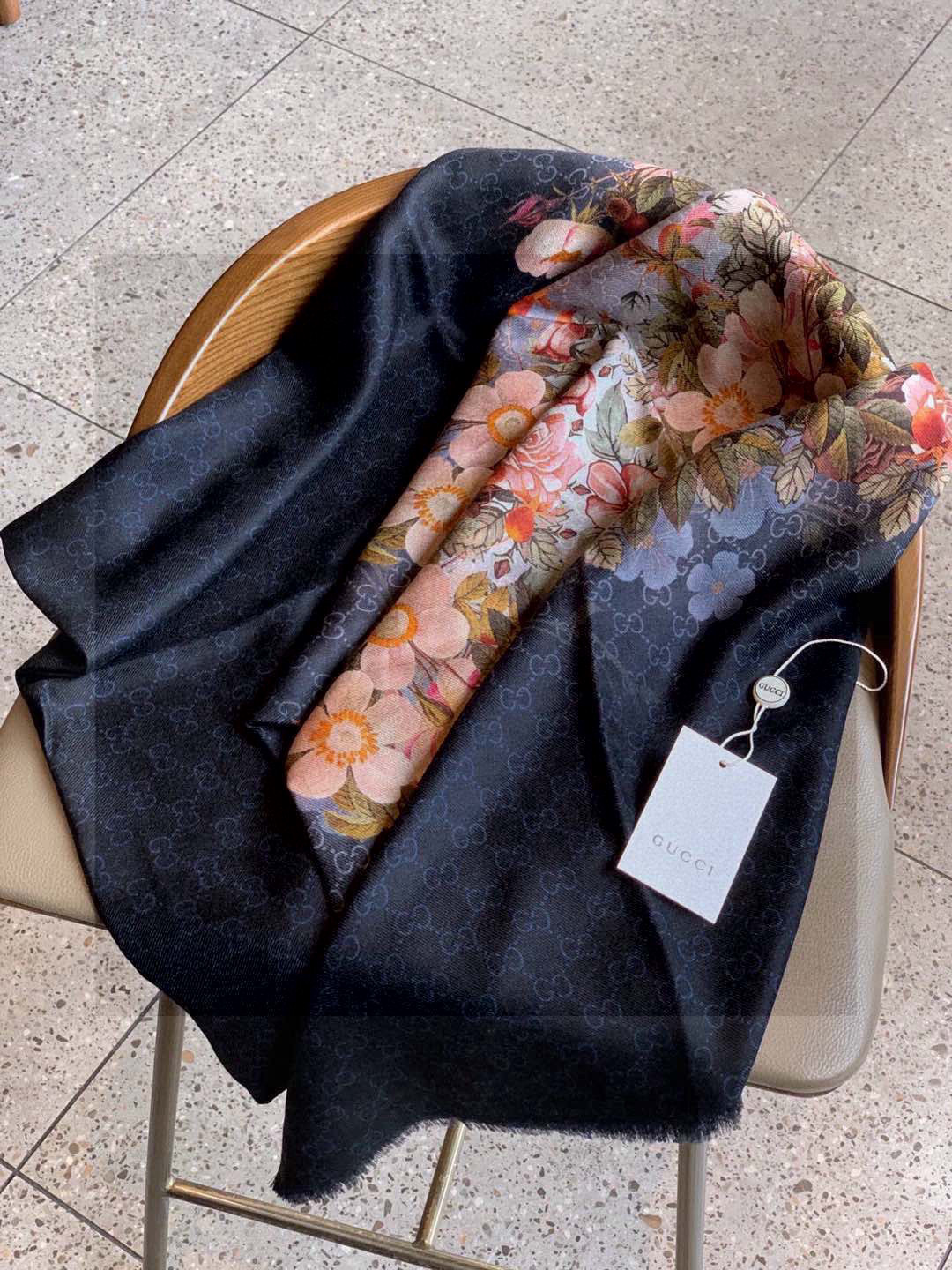 💟秀外慧中，美到过分❗️上身效果疯狂的喜欢❗️Gucci New~300支高端戒指绒！真心美爆了的设计，