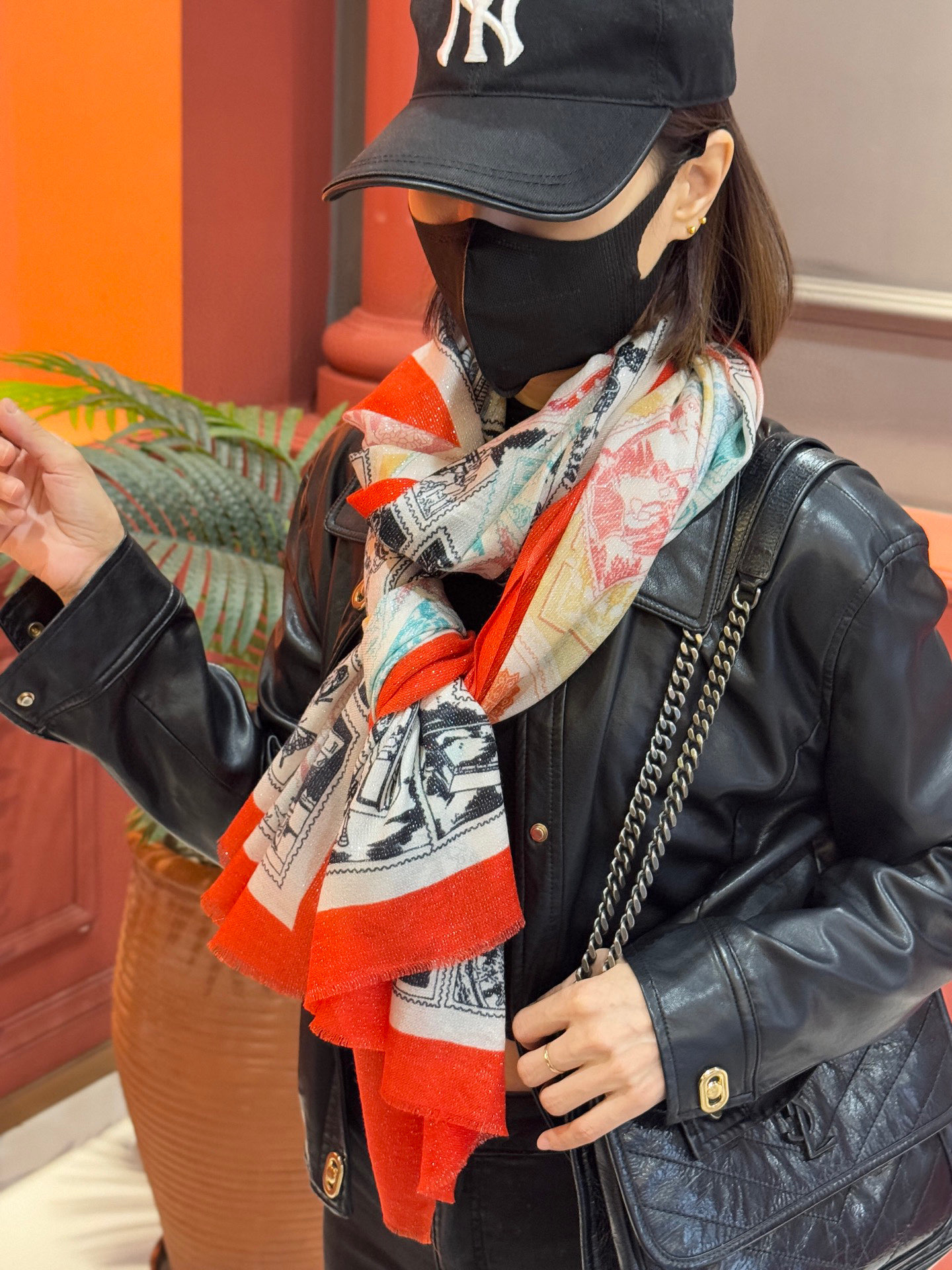 会发光发亮的围巾 羊绒新款🆕👏买了都说好看‼️推荐💕爱马仕羊绒方巾，顶级工艺超值‼️爱马仕专柜爆款🎁💟立