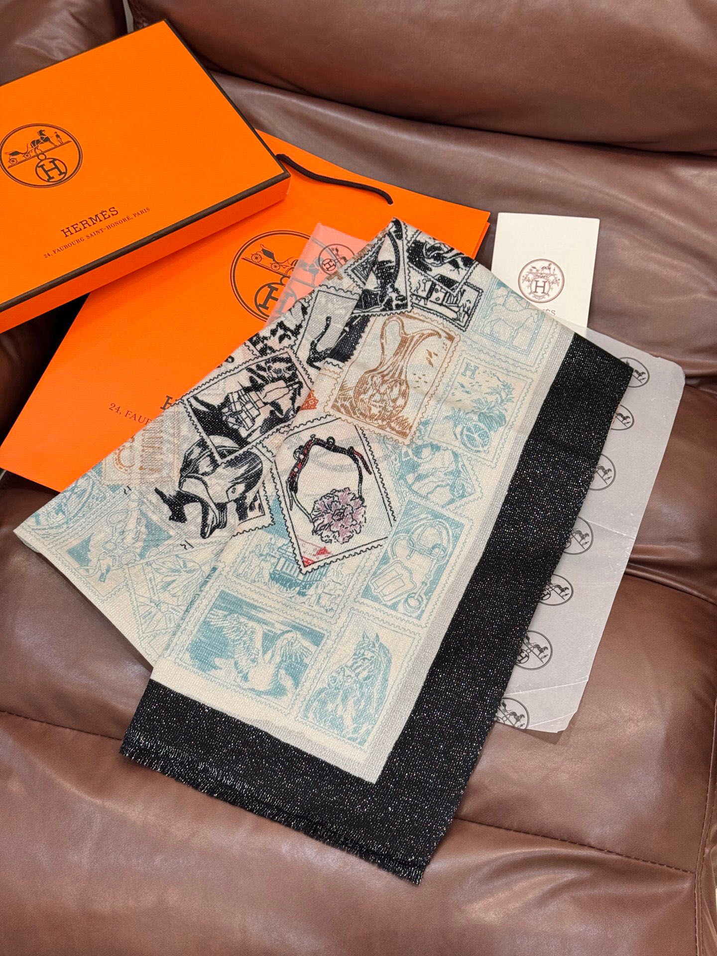 会发光发亮的围巾 羊绒新款🆕👏买了都说好看‼️推荐💕爱马仕羊绒方巾，顶级工艺超值‼️爱马仕专柜爆款🎁💟立