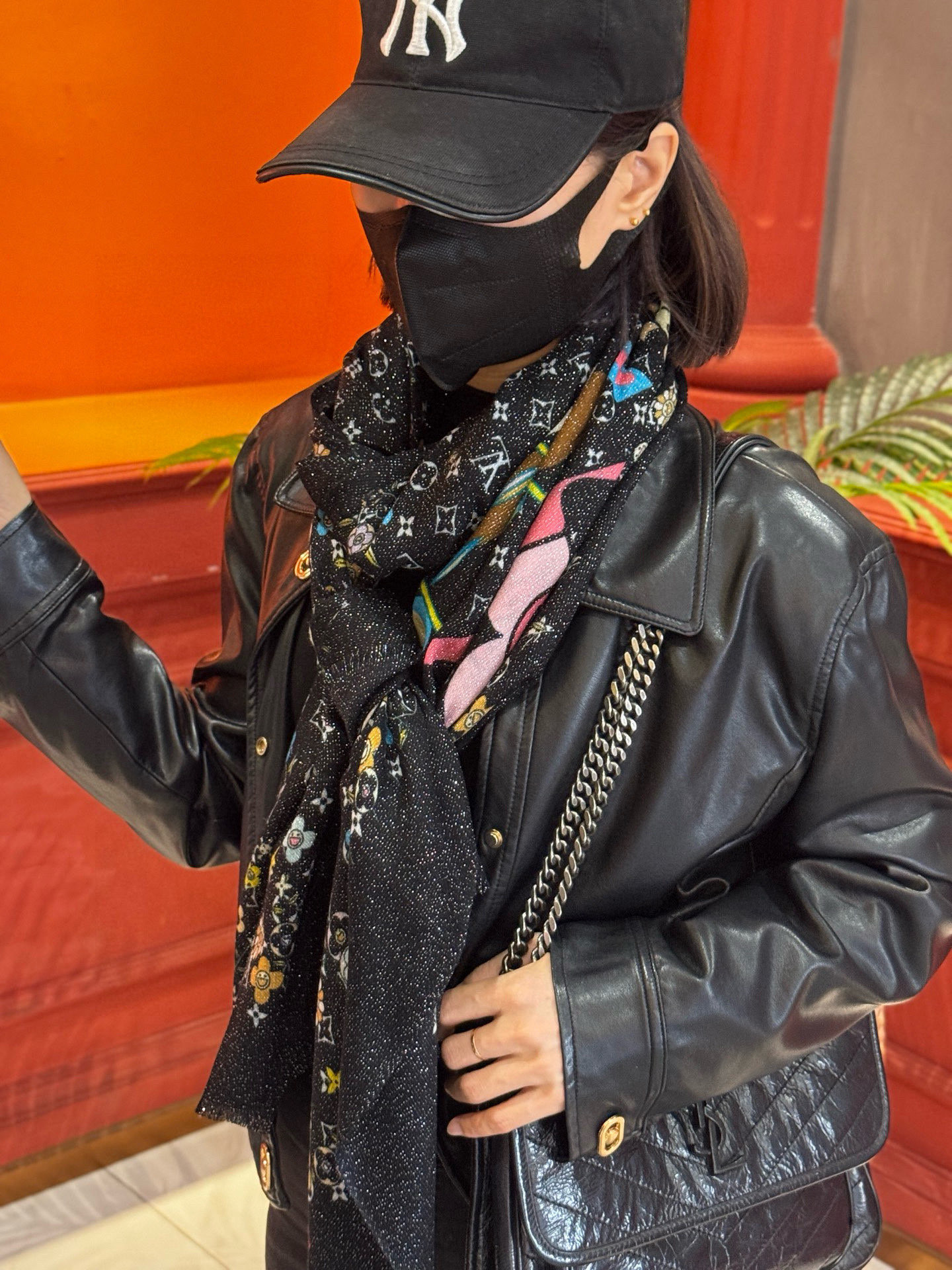 会发光发亮的围巾25年新品🌈上新 专柜同步材质 LV x TM Monogram SuPerflat F