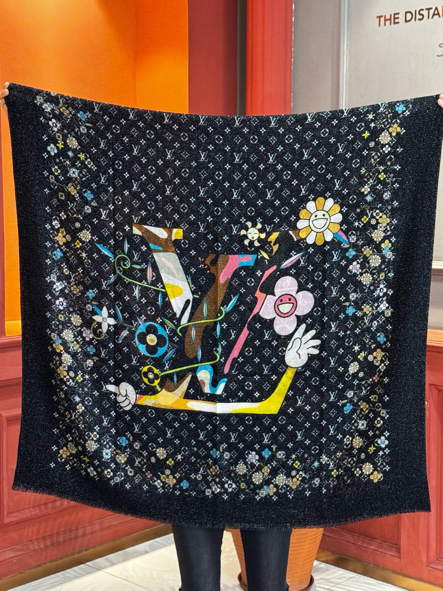 会发光发亮的围巾25年新品🌈上新 专柜同步材质 LV x TM Monogram SuPerflat F