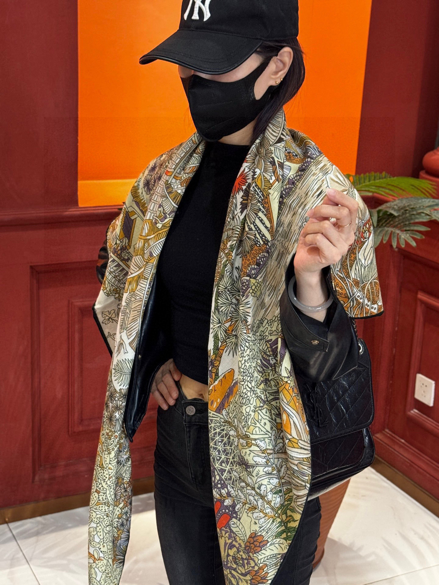 💟2025年秋冬抢先 上新💞【双面同色丝毛方巾】手工卷边山羊绒和真丝混纺披肩（70%山羊绒，30%桑蚕丝