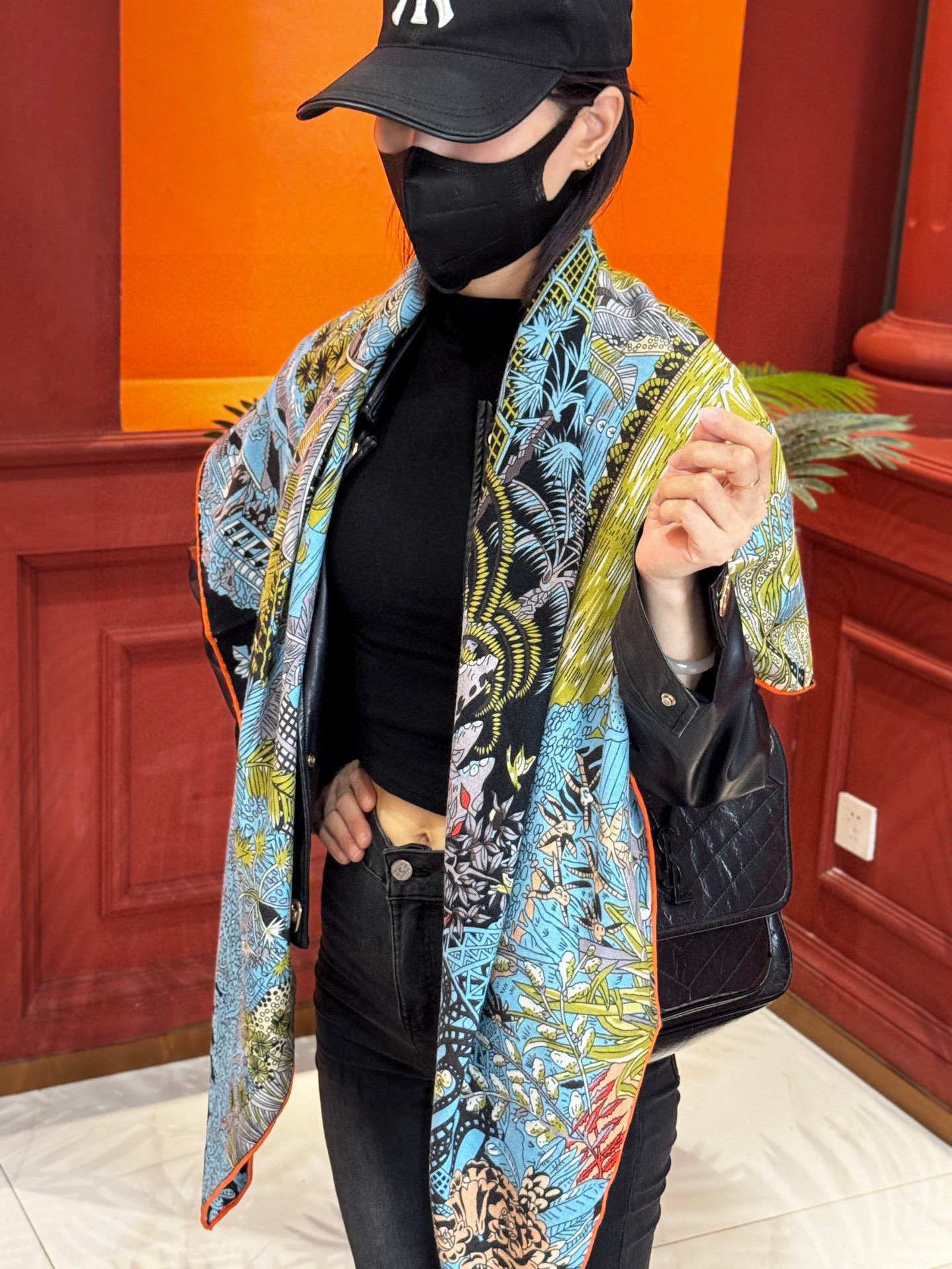 💟2025年秋冬抢先 上新💞【双面同色丝毛方巾】手工卷边山羊绒和真丝混纺披肩（70%山羊绒，30%桑蚕丝