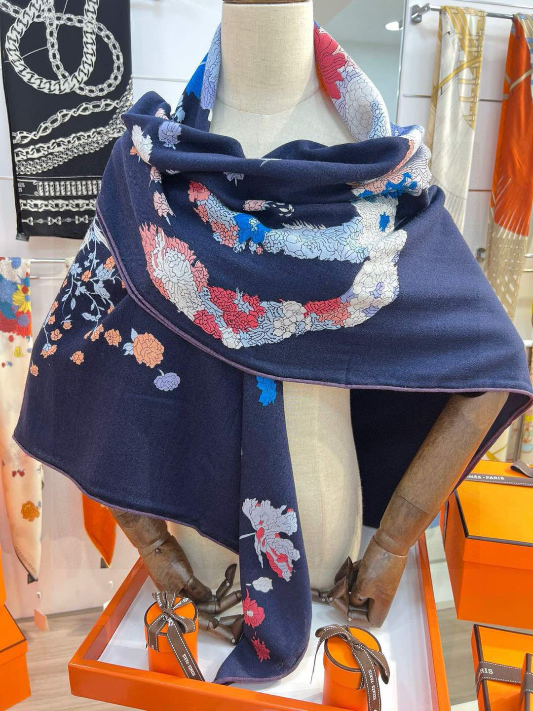 ❤ 双面同色【▪️卓尔不凡，高级有气场！！】非常抬人，带点故事的精彩！永远加分的hermes艺术单品！美