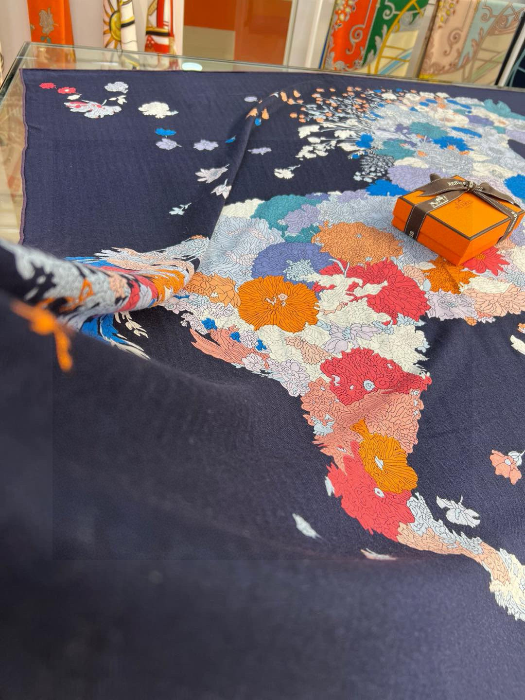 ❤ 双面同色【▪️卓尔不凡，高级有气场！！】非常抬人，带点故事的精彩！永远加分的hermes艺术单品！美