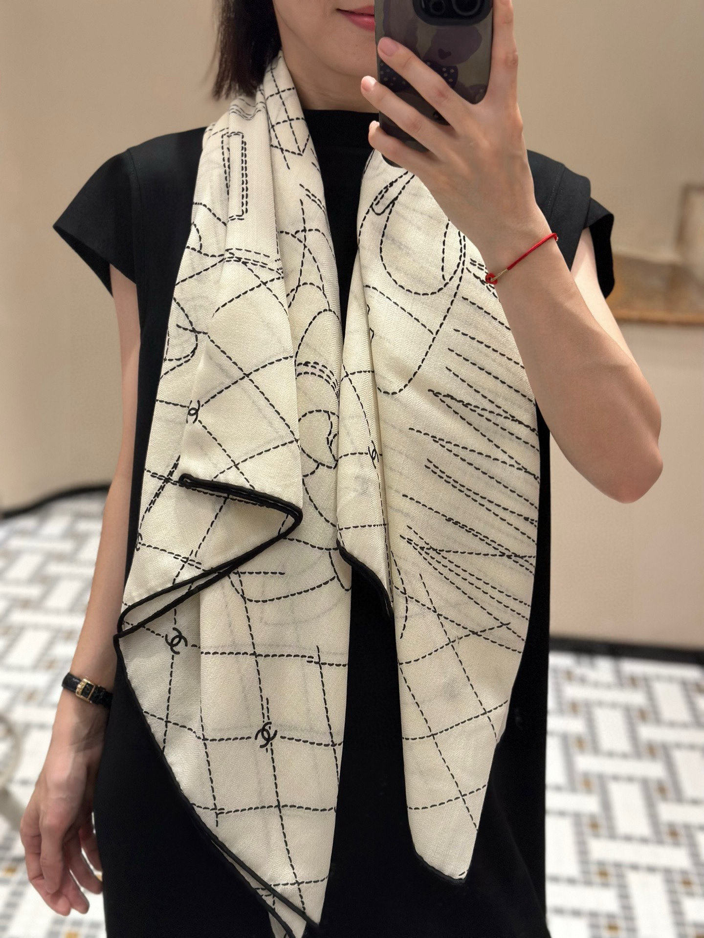 【升级双面同色 加密面料】 上新❤️ 140*140台版印花 黑白二色 高级都市新贵！山茶花的再一次邂逅