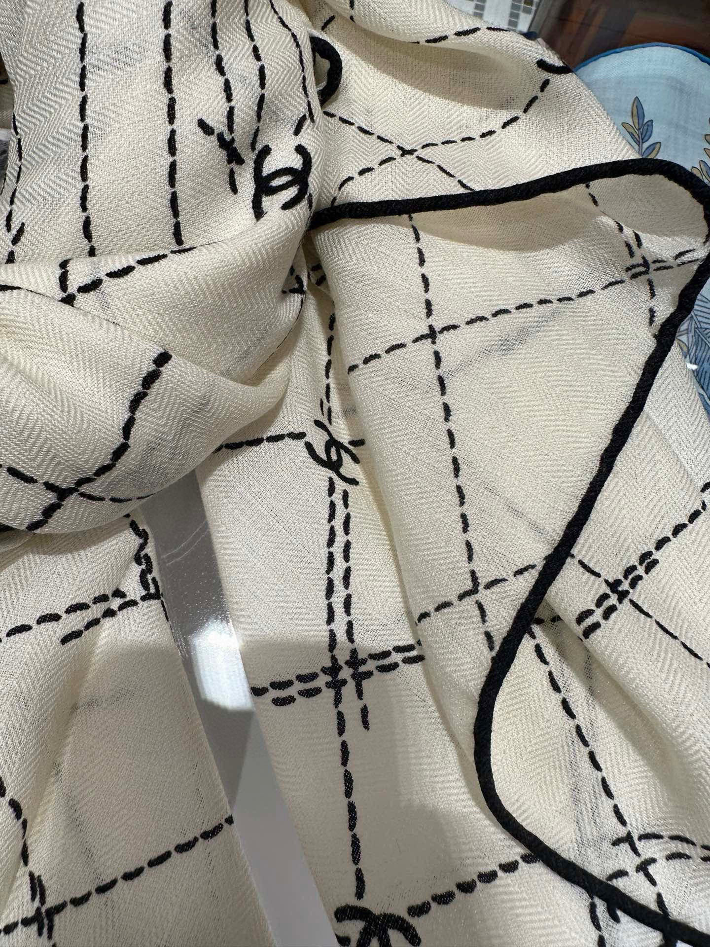 【升级双面同色 加密面料】 上新❤️ 140*140台版印花 黑白二色 高级都市新贵！山茶花的再一次邂逅