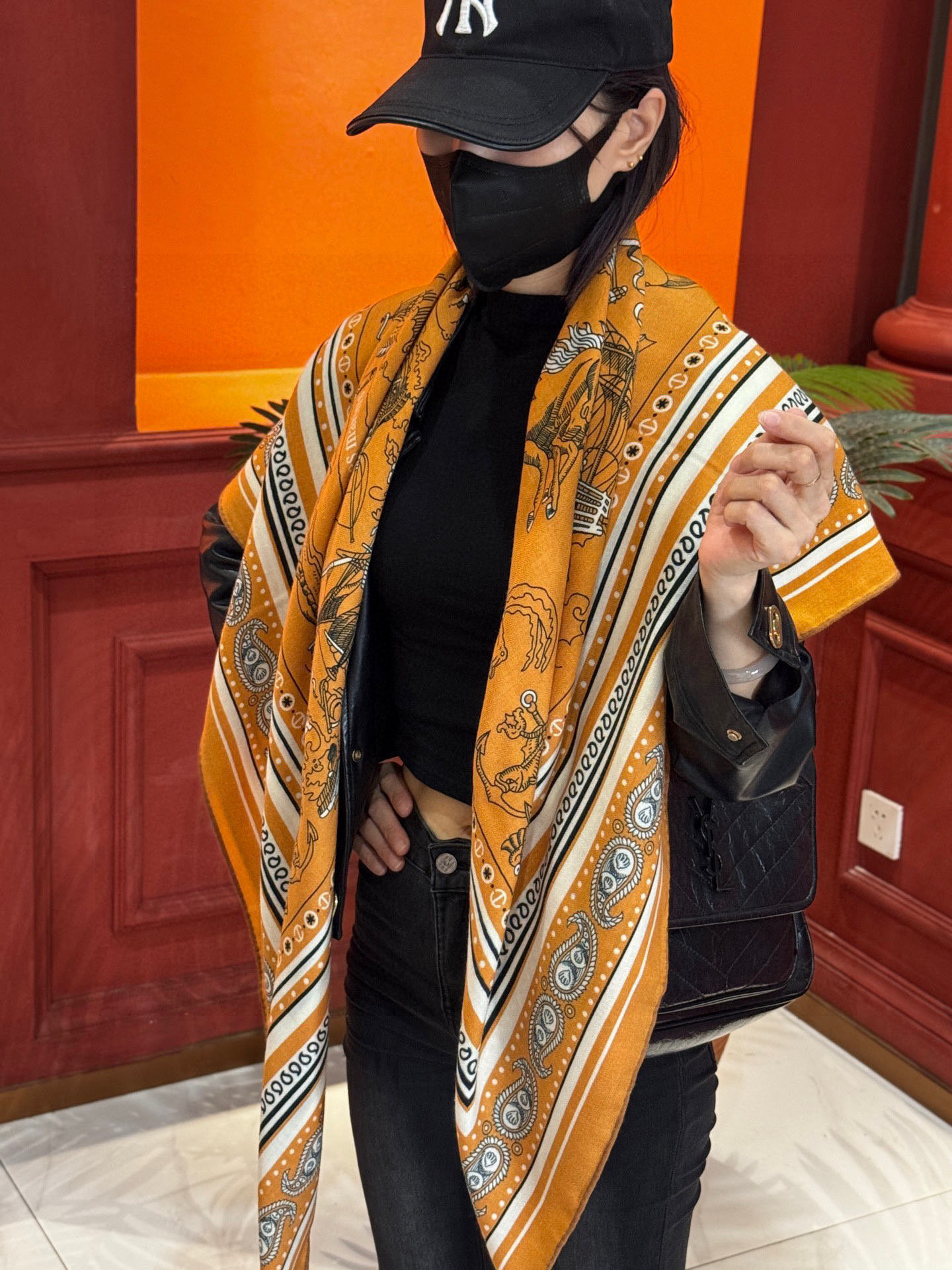 💟2025年秋冬抢先 上新💞【双面同色丝毛方巾】手工卷边山羊绒和真丝混纺披肩（70%山羊绒，30%桑蚕丝