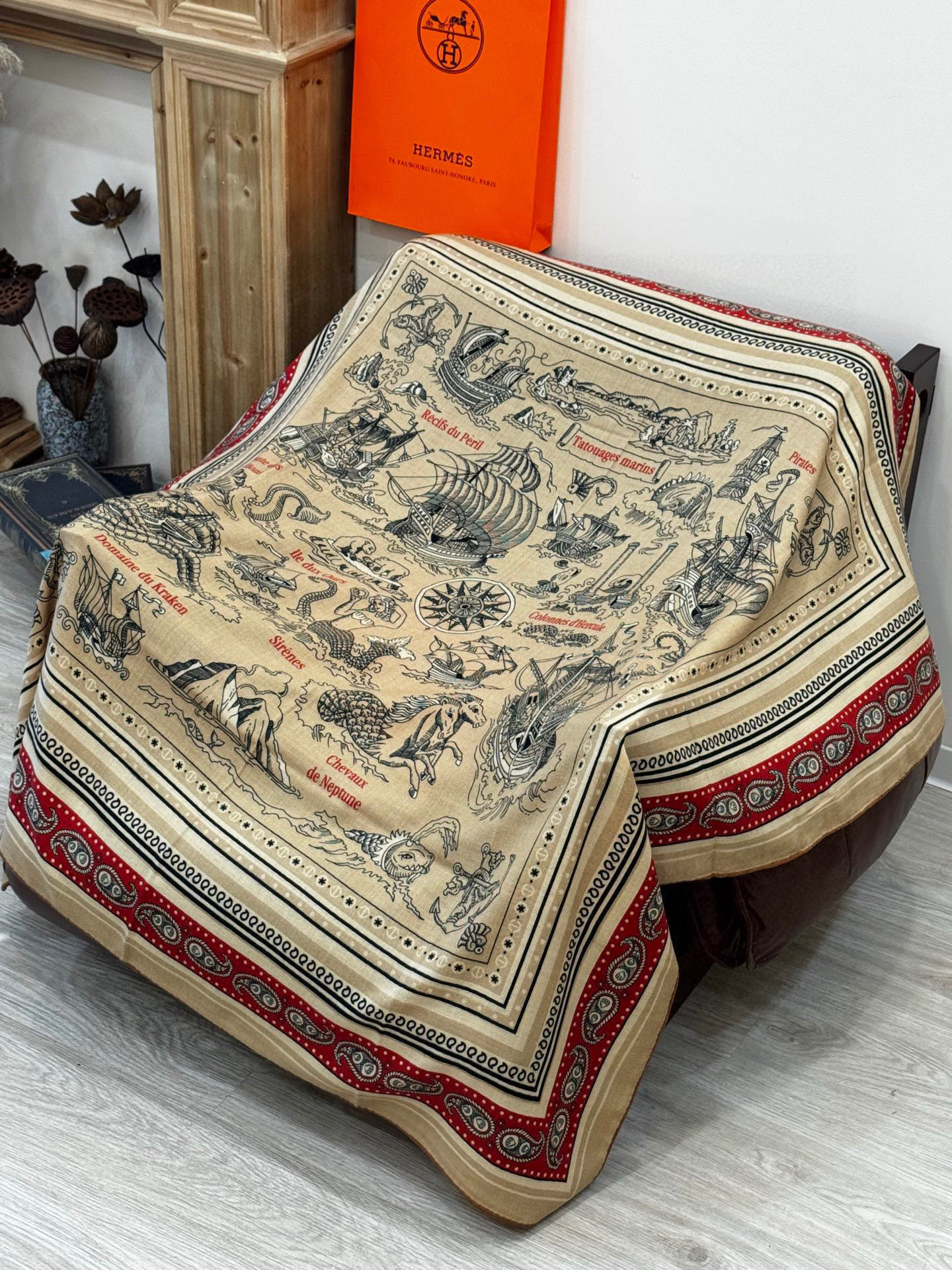 💟2025年秋冬抢先 上新💞【双面同色丝毛方巾】手工卷边山羊绒和真丝混纺披肩（70%山羊绒，30%桑蚕丝