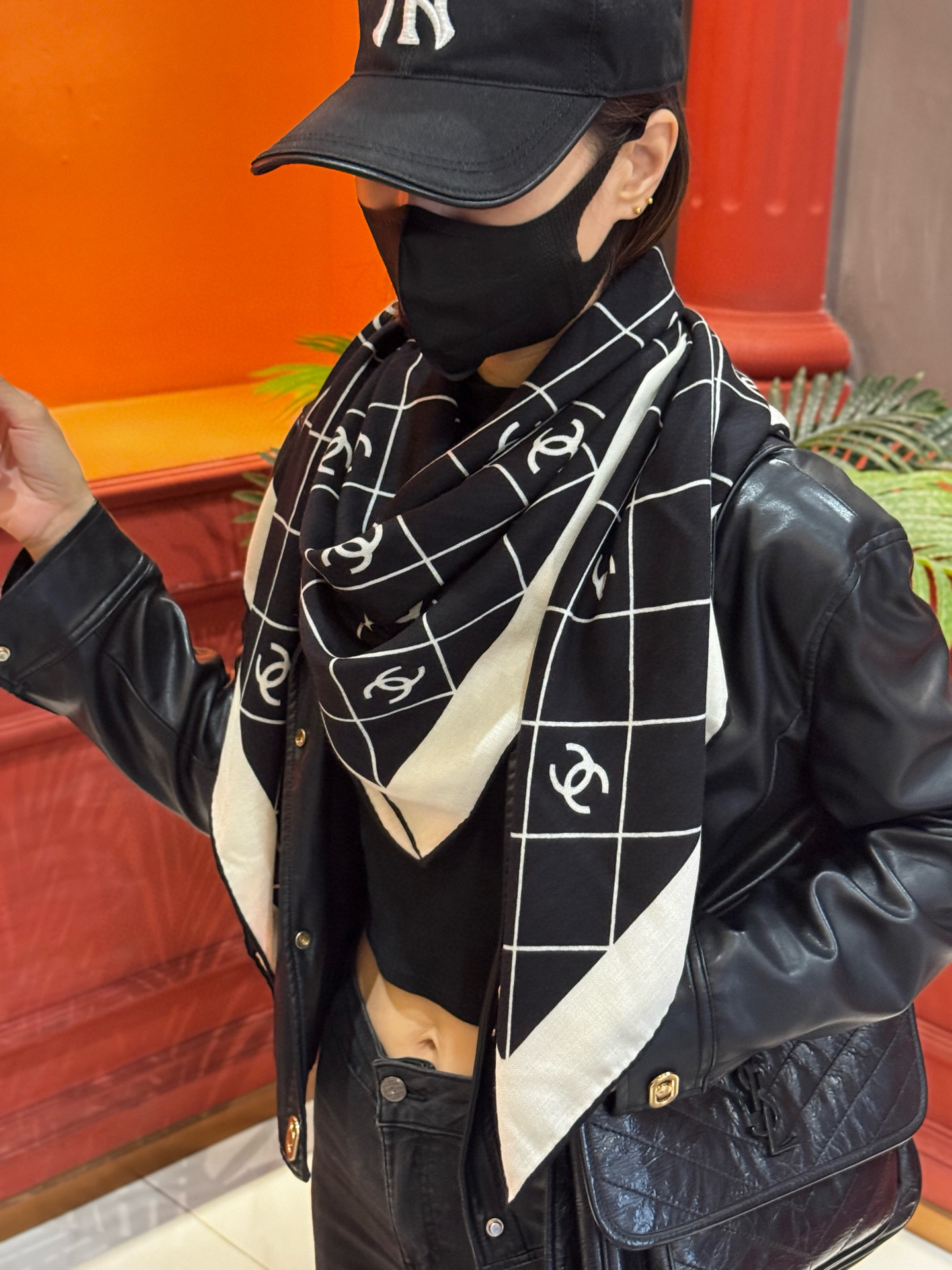 【升级双面同色 加密面料】 上新❤️ 140*140台版印花 黑白二色 高级都市新贵！山茶花的再一次邂逅