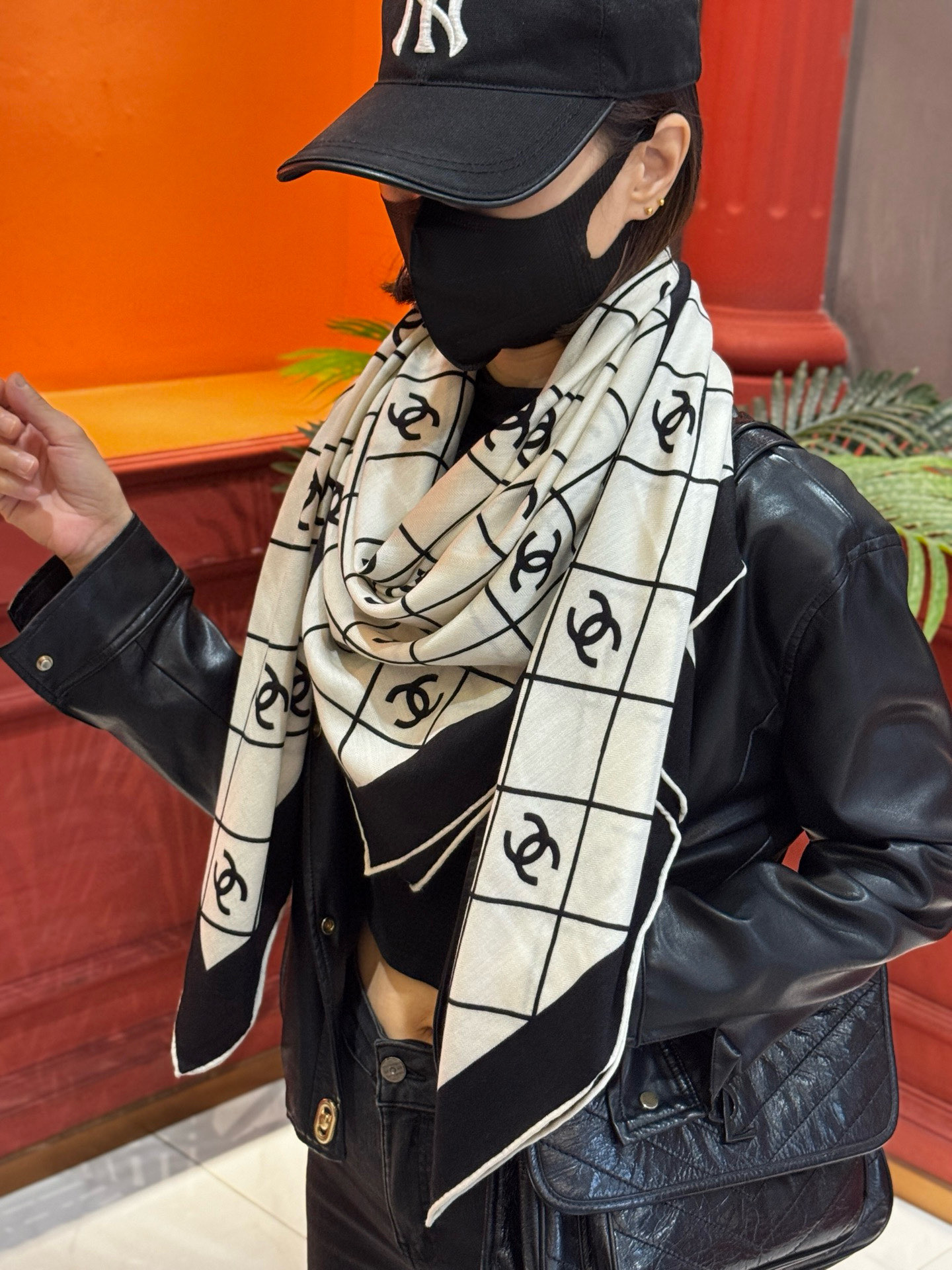 【升级双面同色 加密面料】 上新❤️ 140*140台版印花 黑白二色 高级都市新贵！山茶花的再一次邂逅