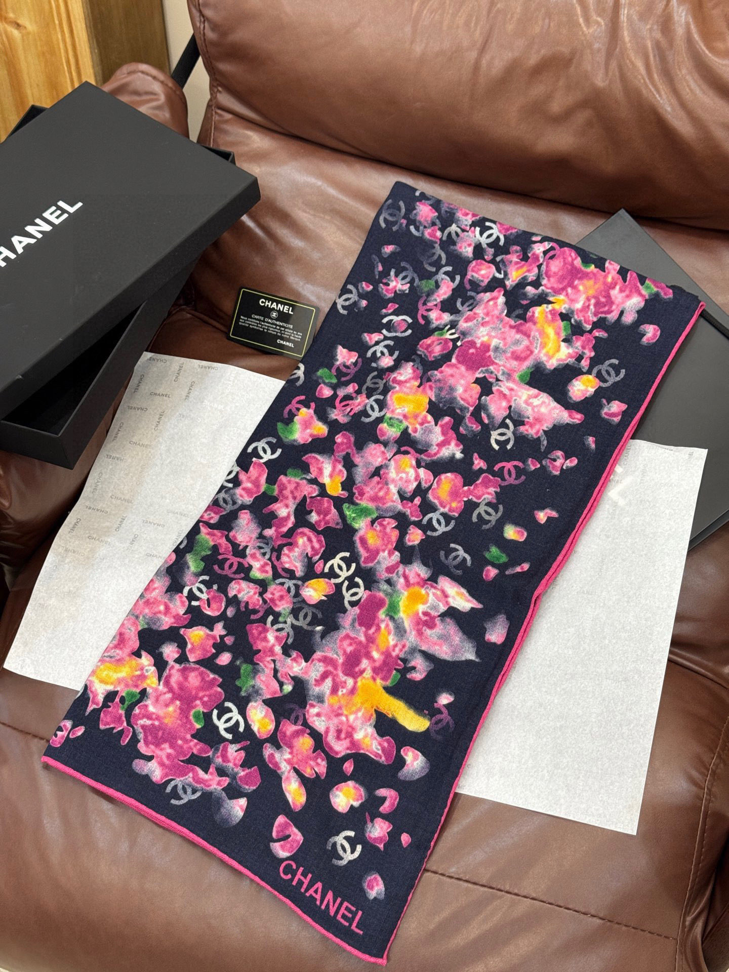 🌸·春日碎花20。 Chanel 140丝毛双面披肩25新款碎花花披肩超级有氛围感135*135cm的大