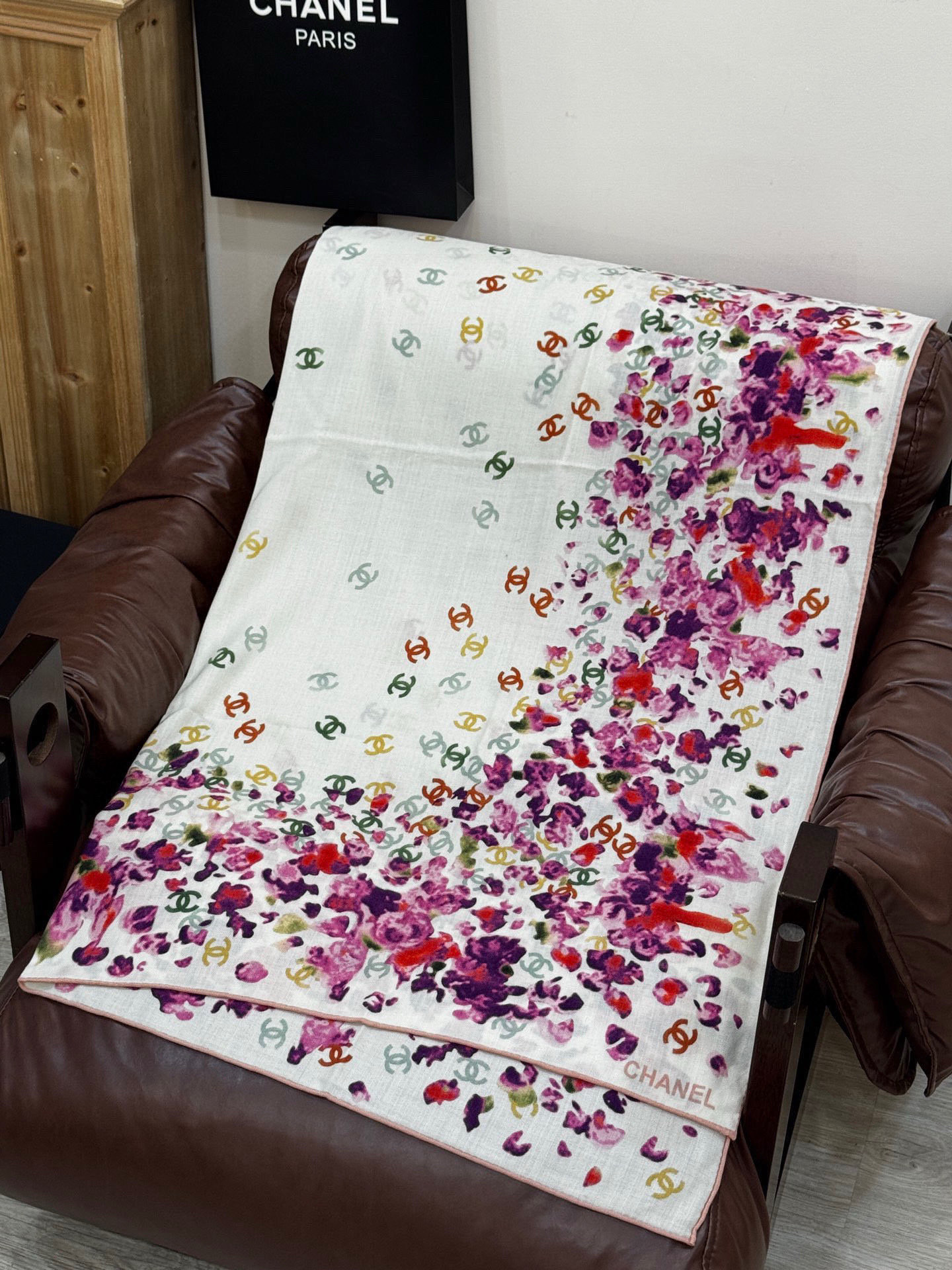 🌸·春日碎花20。 Chanel 140丝毛双面披肩25新款碎花花披肩超级有氛围感135*135cm的大