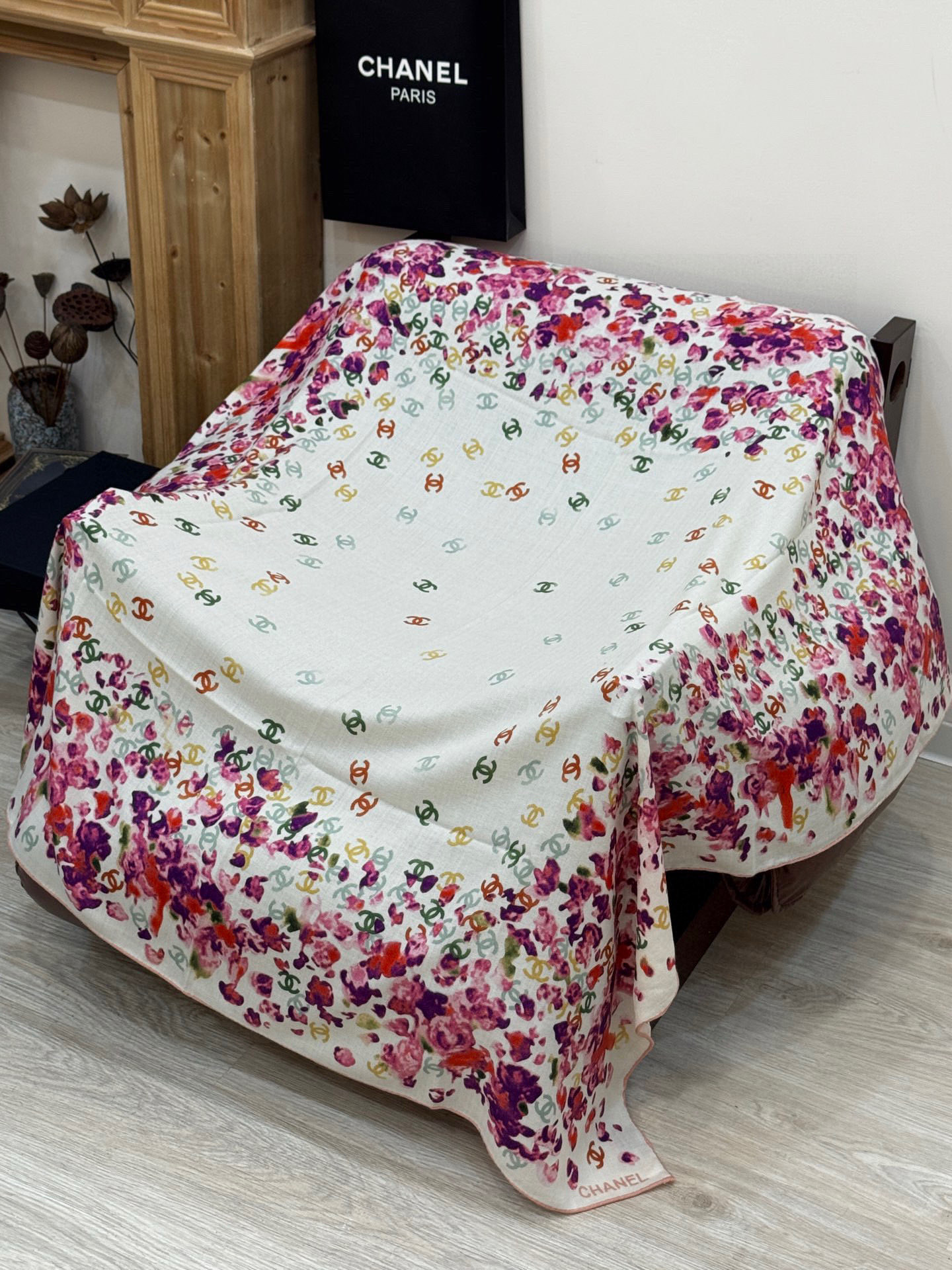 🌸·春日碎花20。 Chanel 140丝毛双面披肩25新款碎花花披肩超级有氛围感135*135cm的大