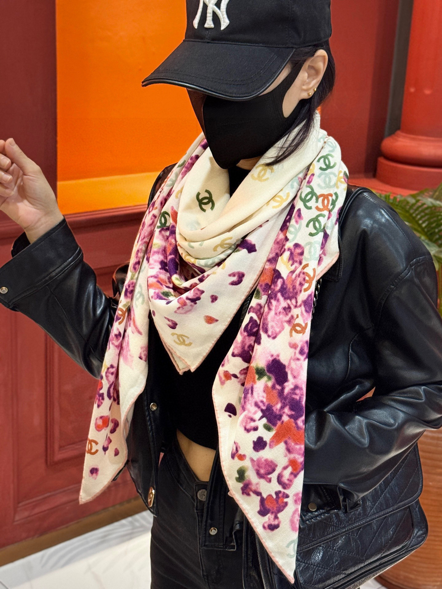 🌸·春日碎花20。 Chanel 140丝毛双面披肩25新款碎花花披肩超级有氛围感135*135cm的大