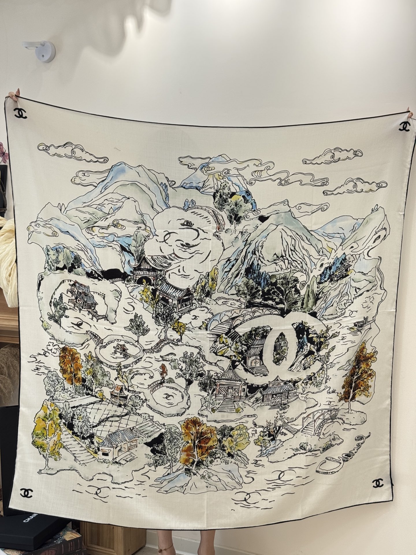 Chanel 25高级手工坊系列～～【140顶级丝绒双面同色披肩】25高级手工坊系列作品梦幻而极具电影感