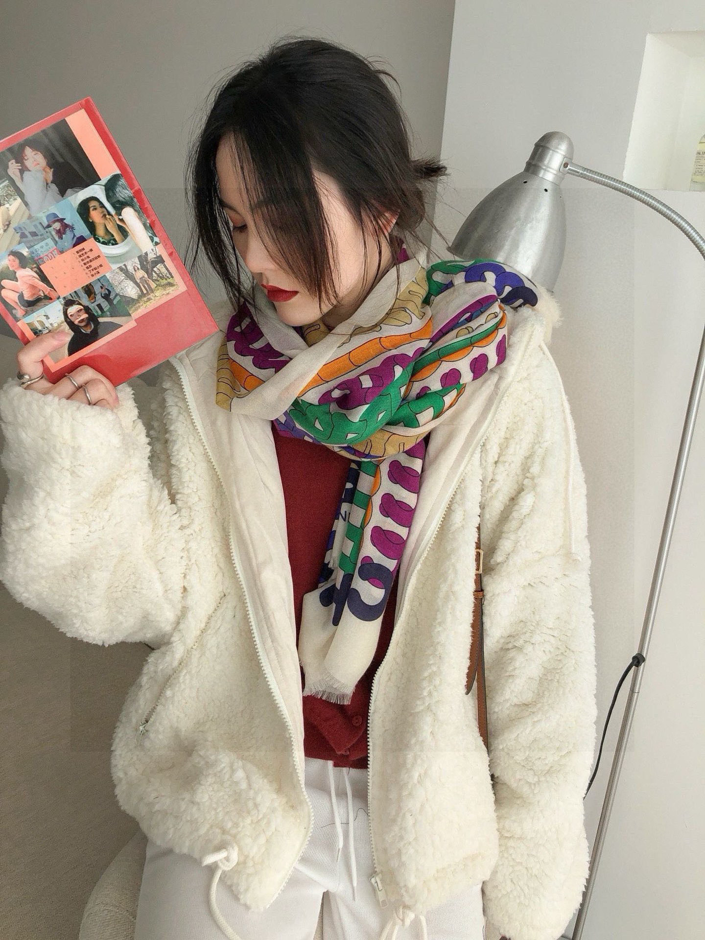 新💖💖会发光发亮的围巾💃🏻💃🏻【银线圆双C几何印花长巾】‼️抢‼️VIP推荐 ‼️👍下手一定要快【高端 