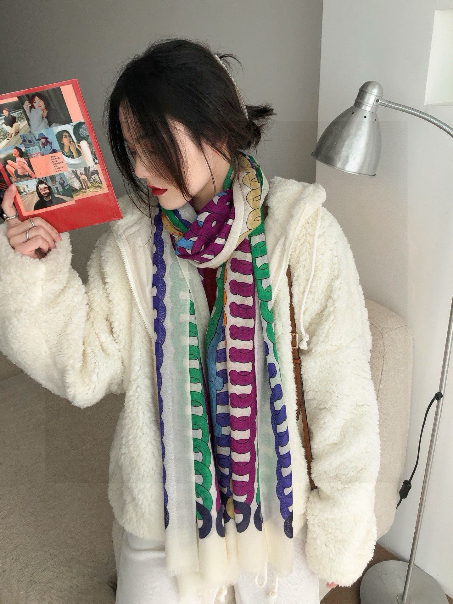 新💖💖会发光发亮的围巾💃🏻💃🏻【银线圆双C几何印花长巾】‼️抢‼️VIP推荐 ‼️👍下手一定要快【高端 