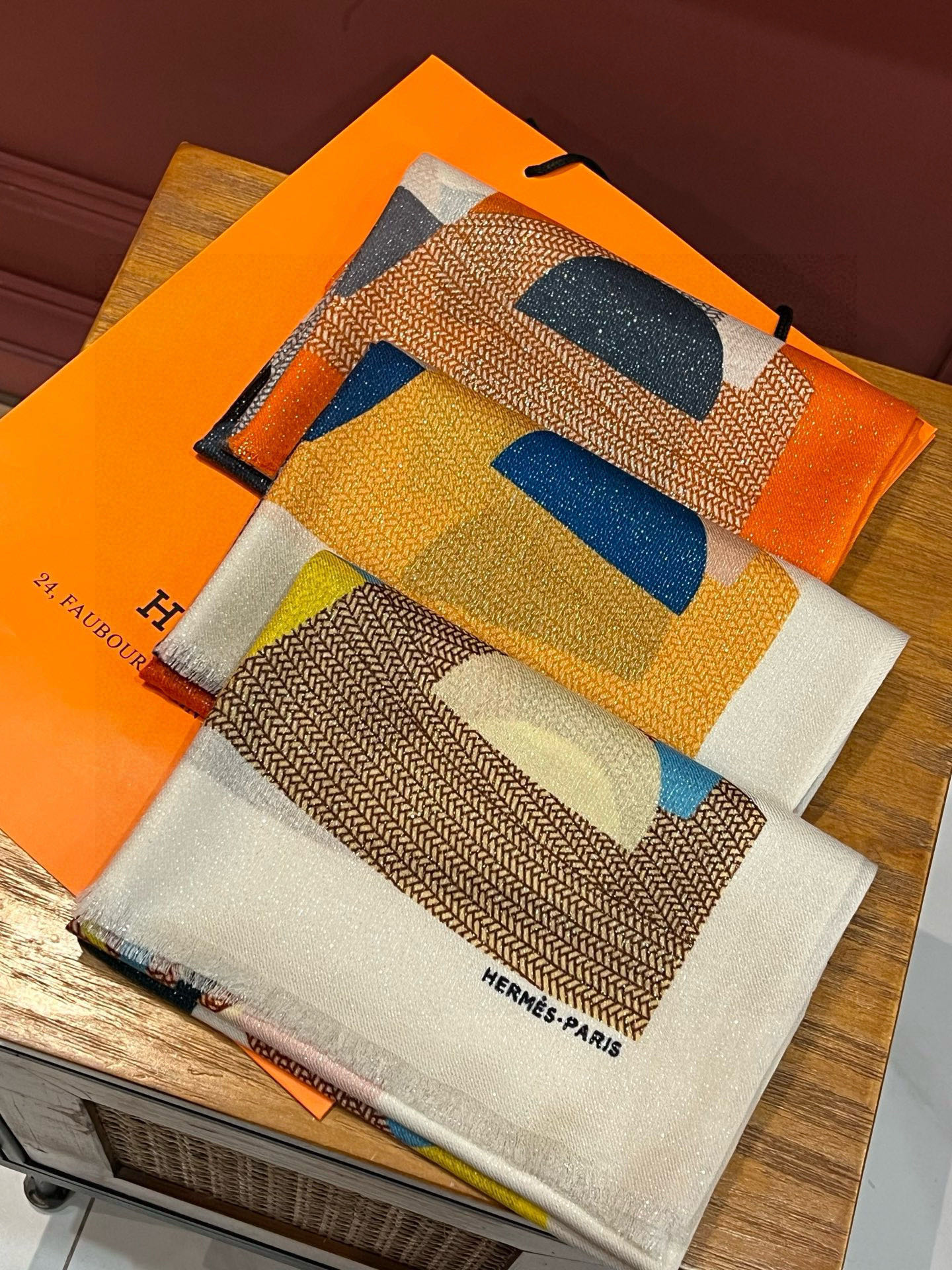 会发光发亮的围巾 新款🆕🏇🏇买了都说好看‼️推荐💕【小马跳跃】顶级工艺超值‼️爱马仕专柜爆款🎁💟立体呈现