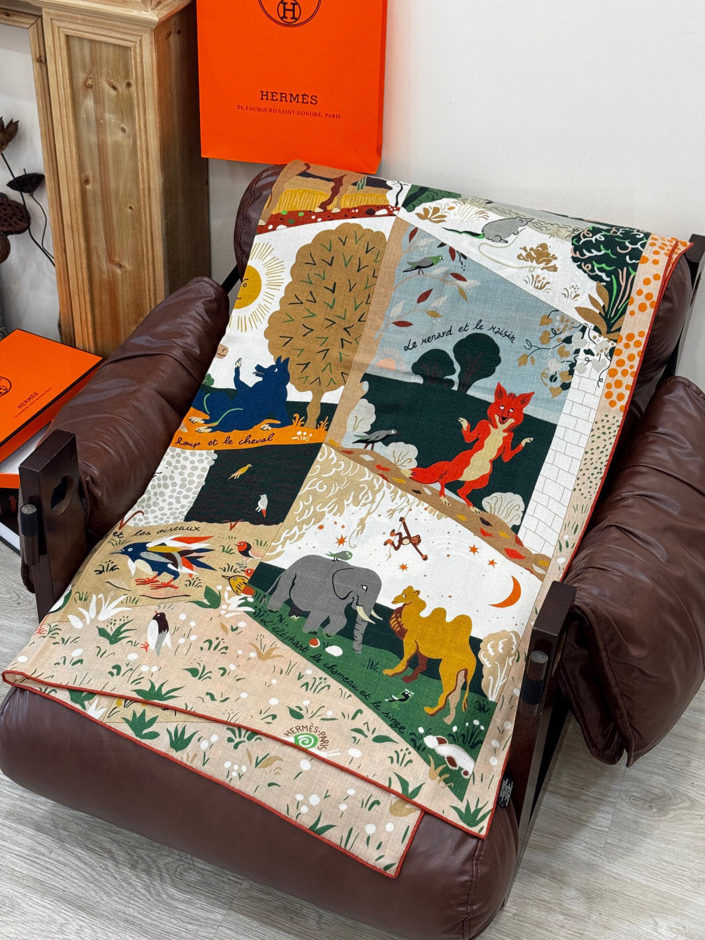 新款现货💖💖140丝绒方巾双面同色（专柜同步Hermes爱马仕）‼️抢‼️VIP推荐 ‼️下手一定要快【