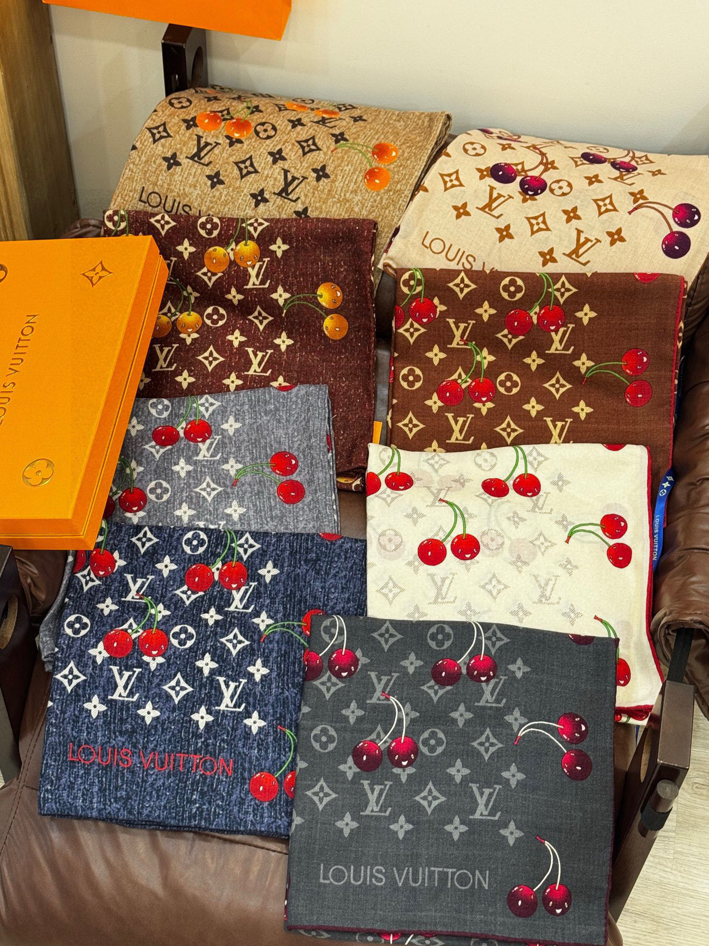 LV X TM MONOGRAMCERISE 140丝绒方巾【140双面丝绒同色】LV × TM Mon