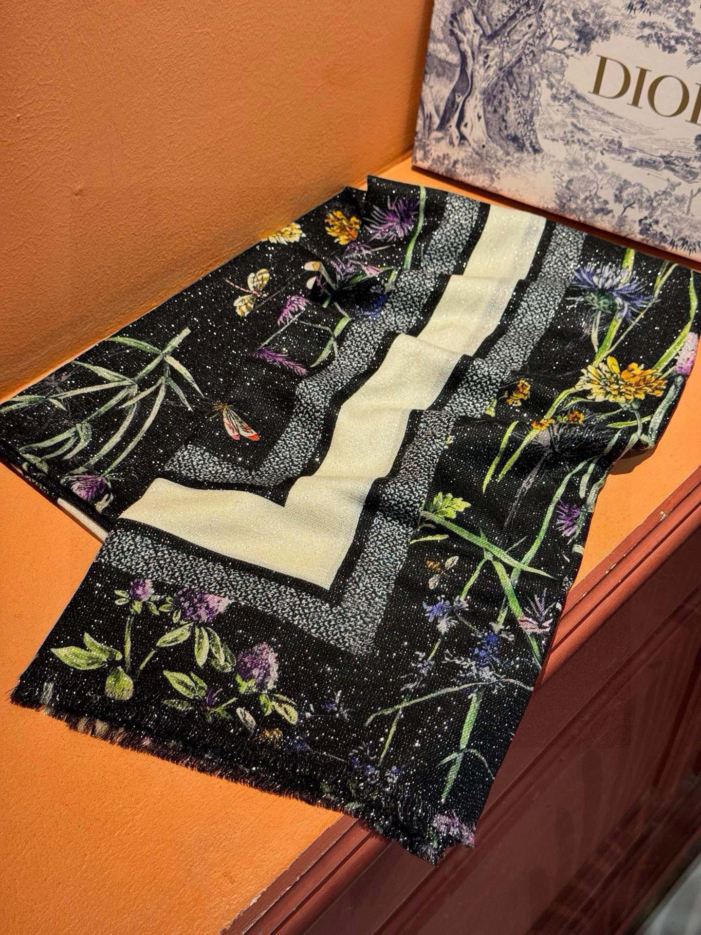 （会发光发亮的围巾）💃🏻💃🏻D家【D太阳女神银丝长巾】‼️抢‼️VIP推荐 ‼️👍下手一定要快【高端 大