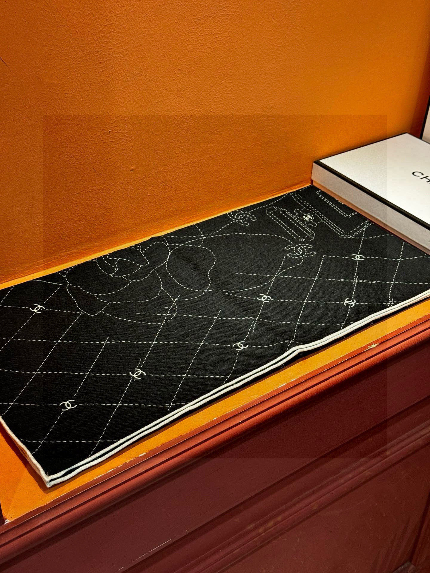 【升级双面同色 加密面料】 上新❤️ 140*140台版印花 黑白二色 高级都市新贵！山茶花的再一次邂逅