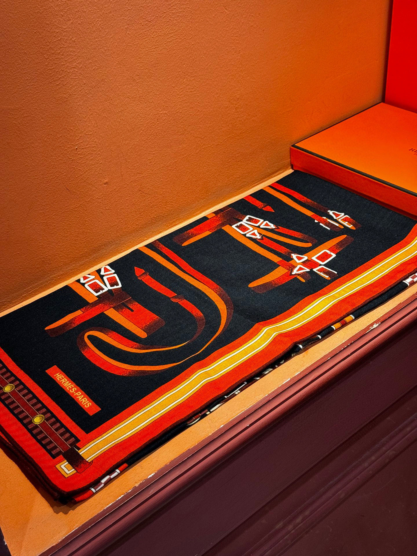 ❄️【双面同色】原单爱马仕140cm丝绒方巾💕 《马术密匙》，十九世纪的商品图录汇集了手工匠们的系列产品