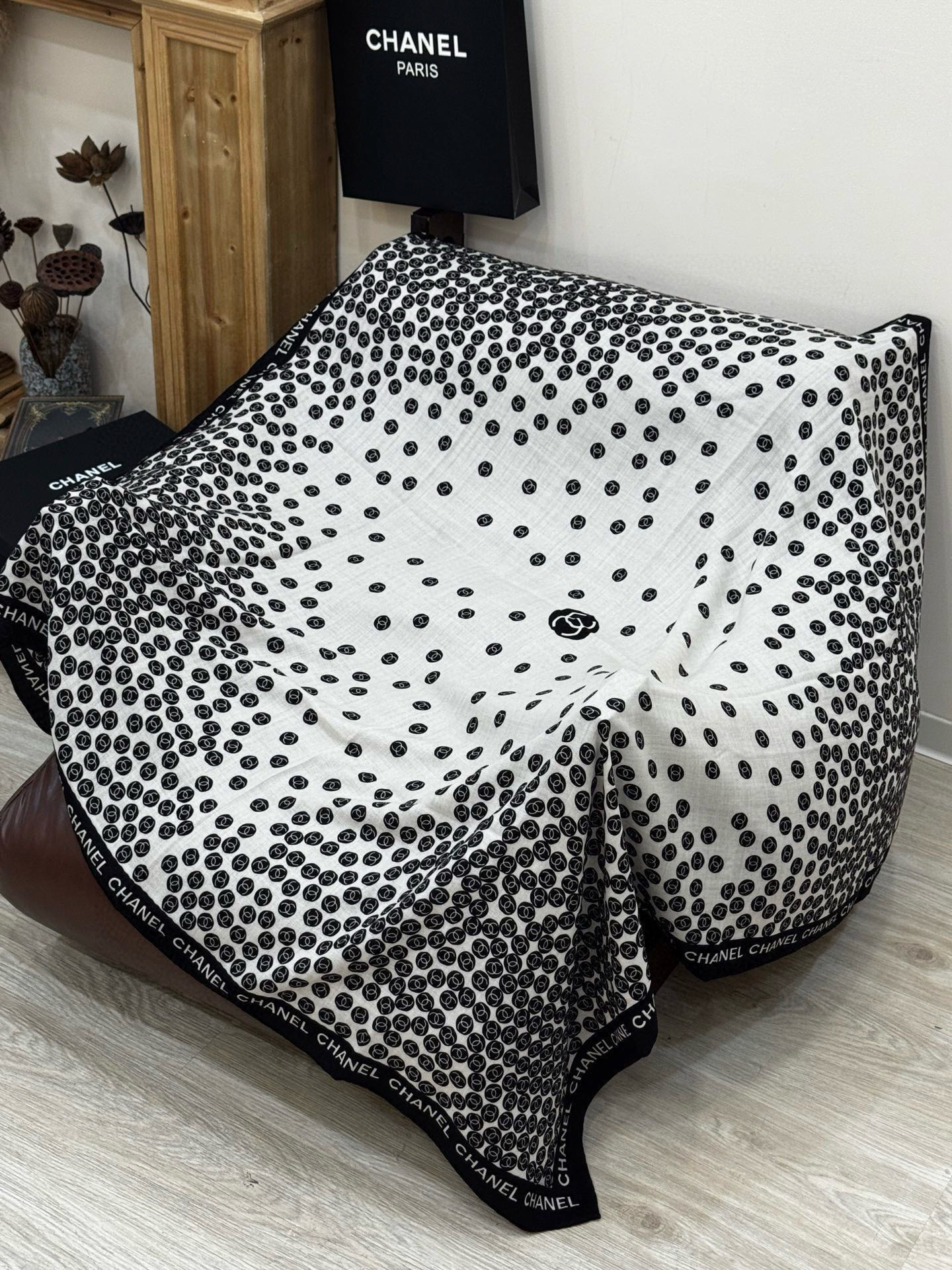 Chanel 25s秋冬新品～【140顶级丝毛双面同色披肩】25s 秋冬披肩设计真的好有突破粉色米色格优